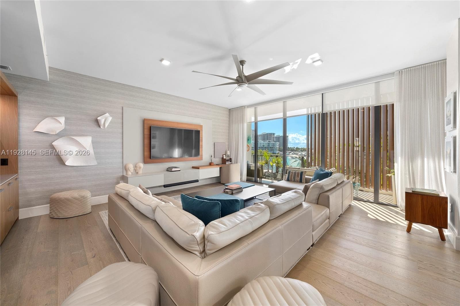 3581 E Glencoe St # 403, Miami, FL 33133 — zdjęcie 2