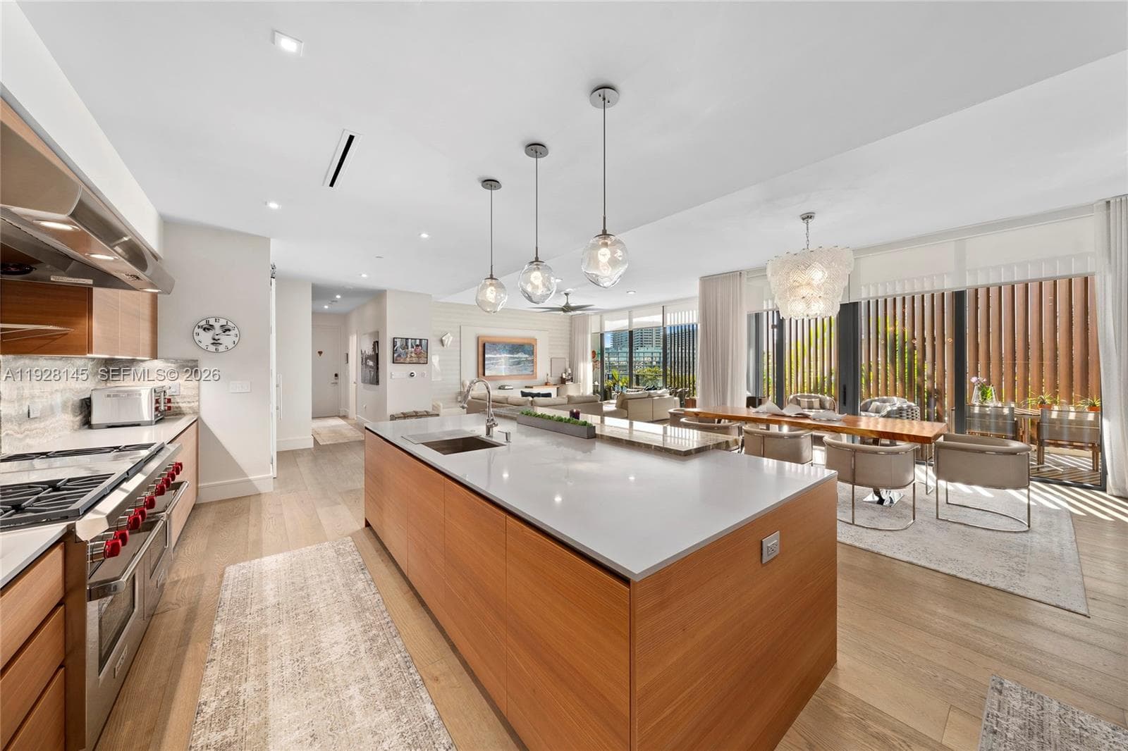 3581 E Glencoe St # 403, Miami, FL 33133 — zdjęcie 3