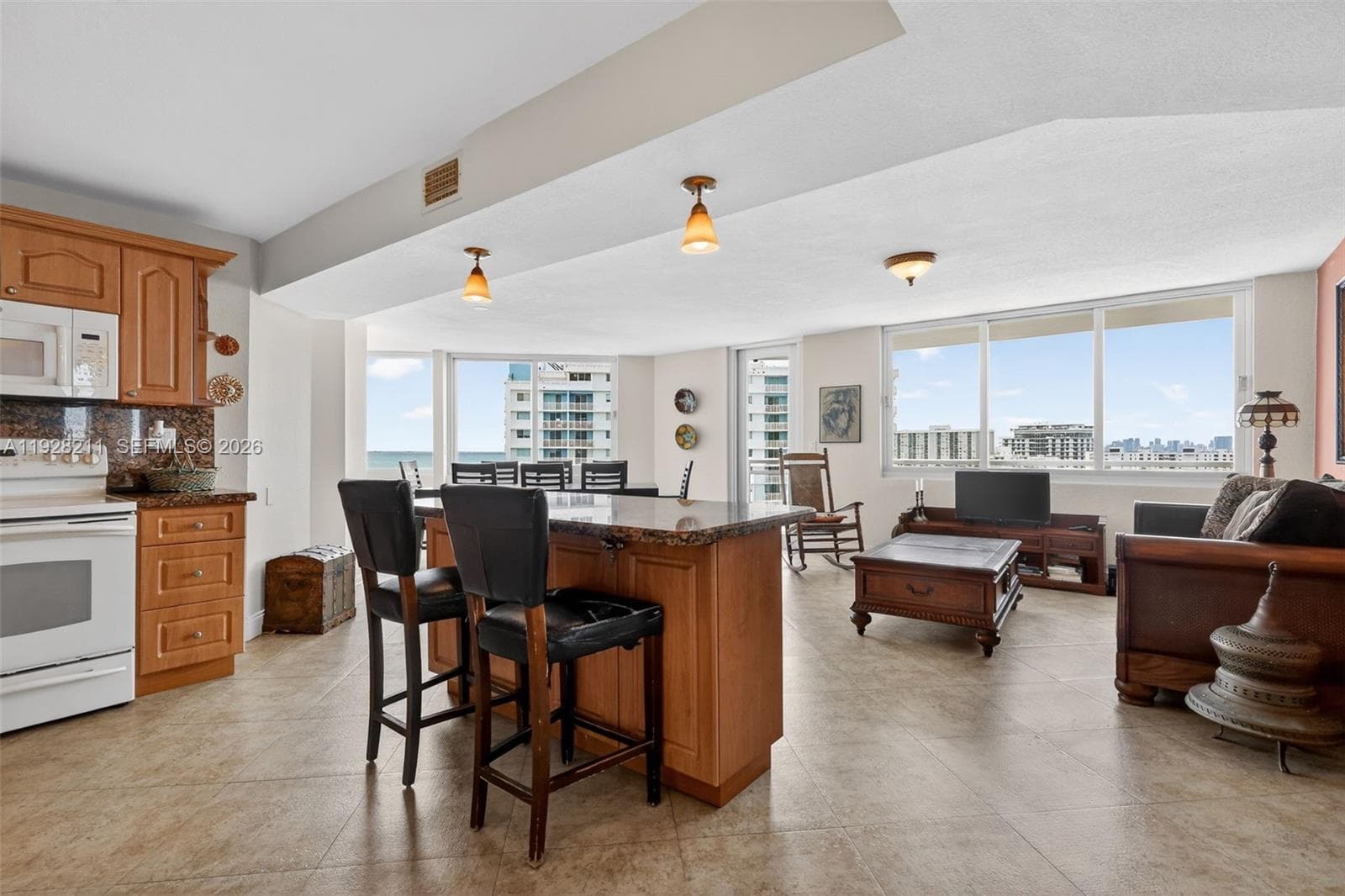 7135 Collins Ave # 1015, Miami Beach, FL 33141 — zdjęcie 4