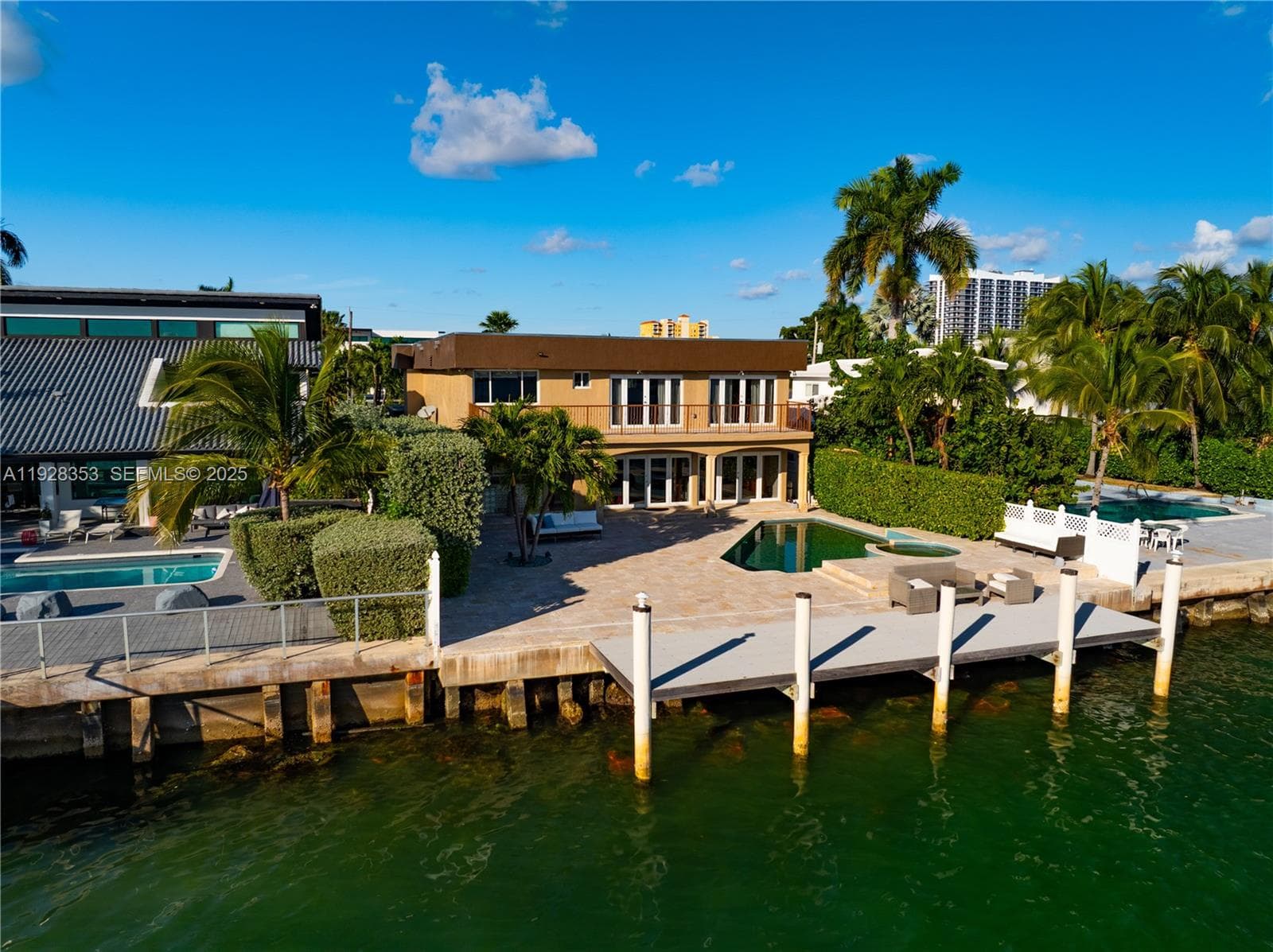 1500 S Treasure Dr, North Bay Village, FL 33141 — zdjęcie 4