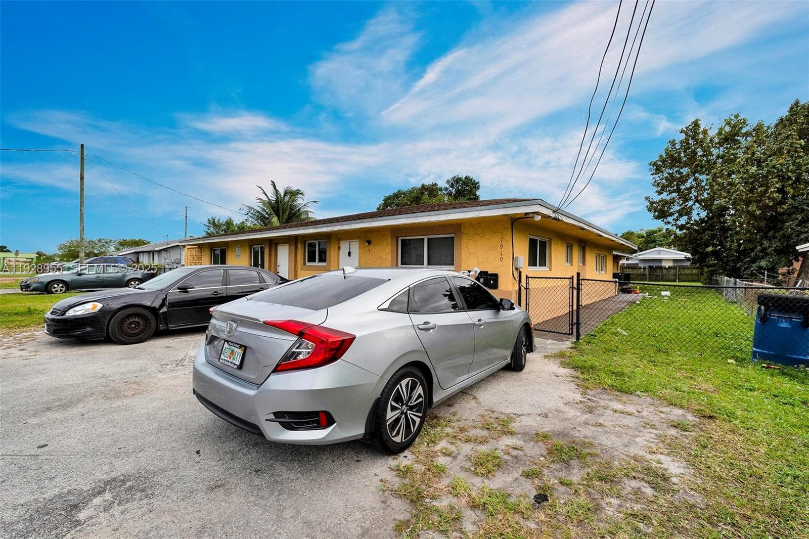 1910 NW 72nd St, Miami, FL 33147 — zdjęcie 2