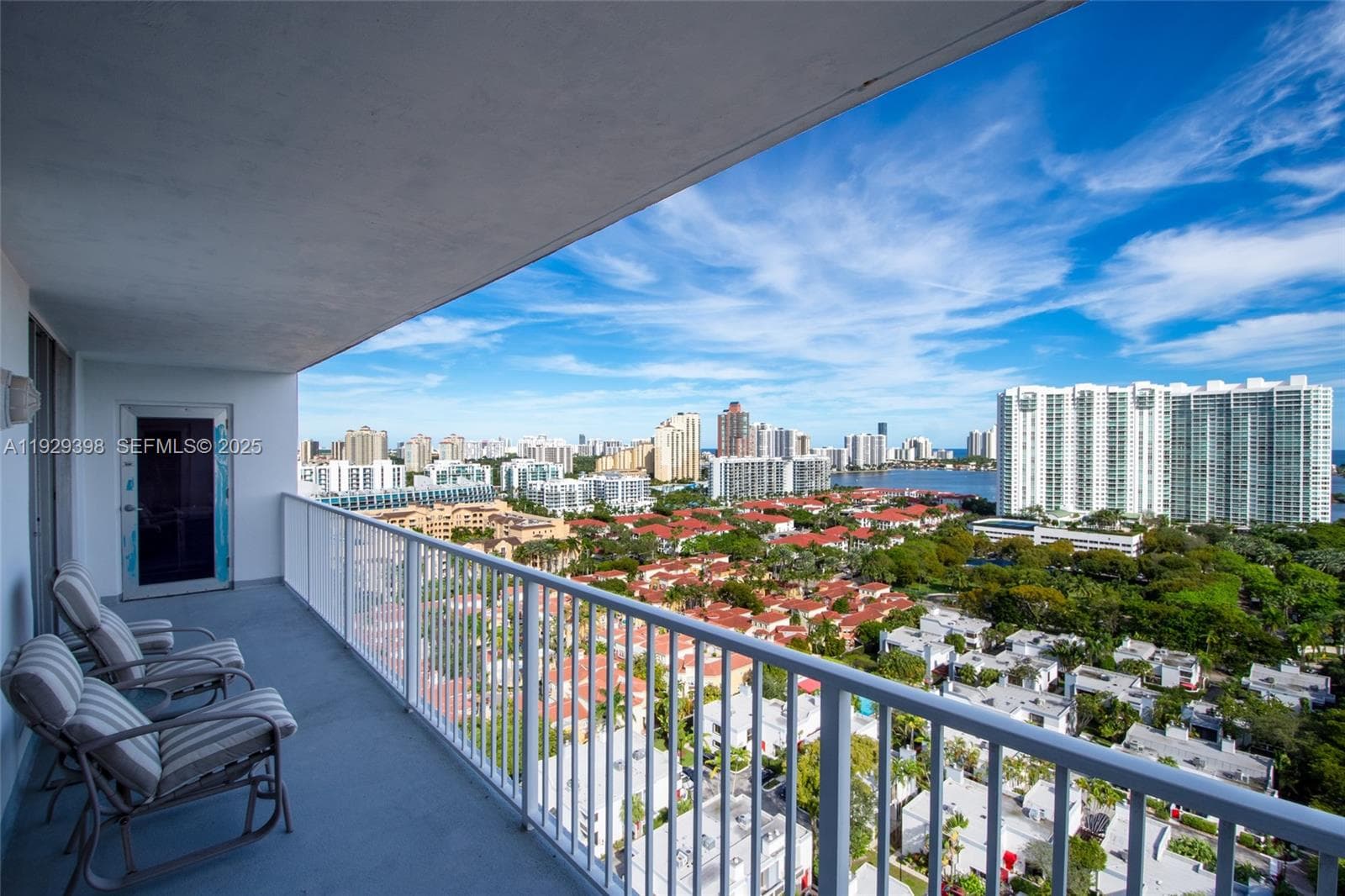 2851 NE 183rd St # 2211 E, Aventura, FL 33160 — zdjęcie 4