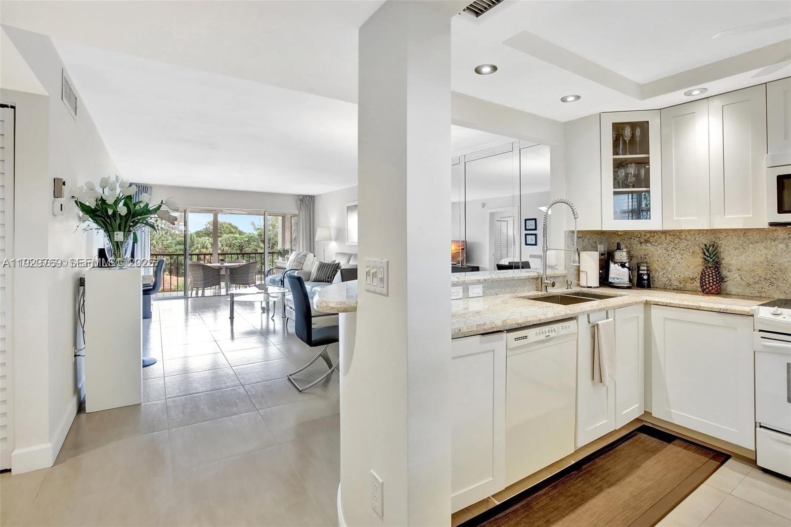 3930 Inverrary Blvd # 405-D, Lauderhill, FL 33319
