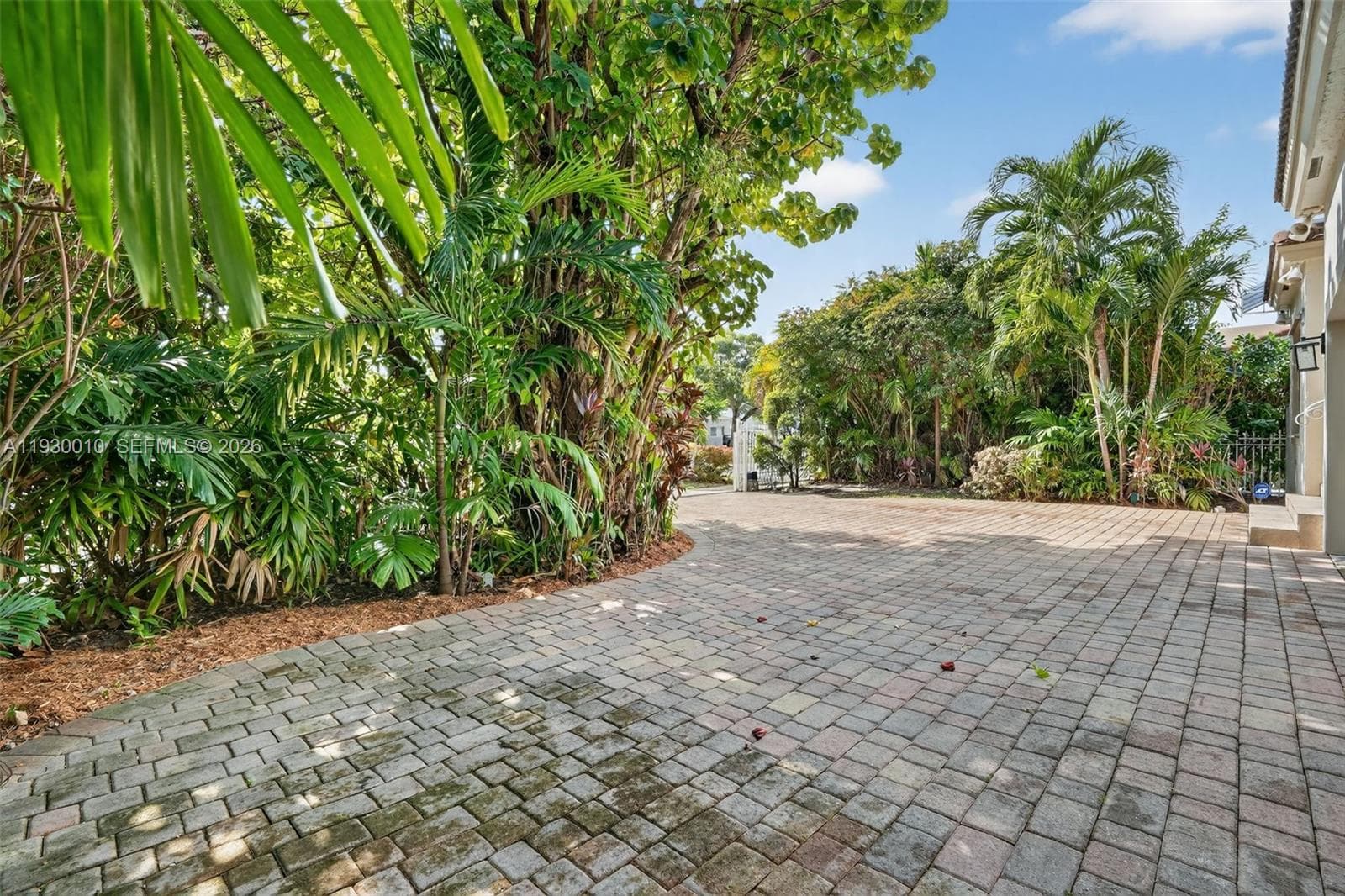 2913 SW 13th St, Miami, FL 33145 — zdjęcie 4