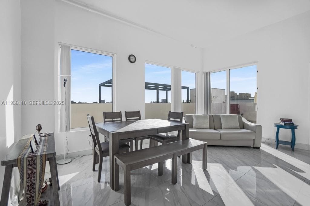 10 SW South River Dr # 608, Miami, FL 33130 — zdjęcie 2