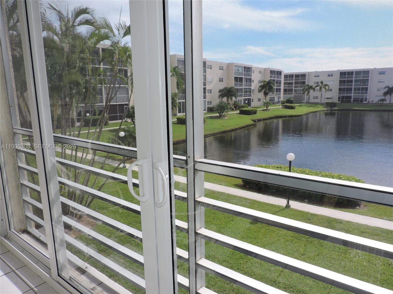 324 SE 10th St # 207, Dania Beach, FL 33004