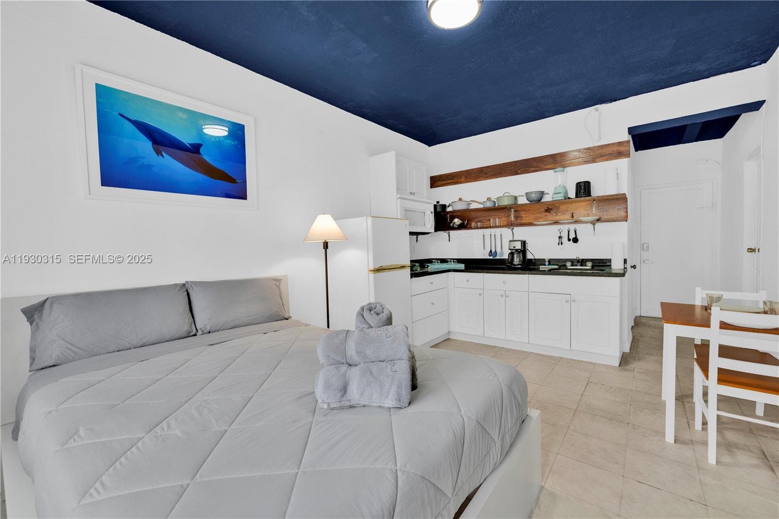 255 W 24th St # 302, Miami Beach, FL 33140