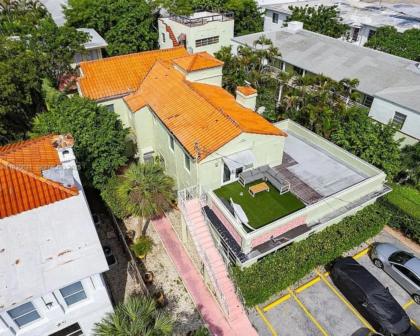 2822 Pine Tree Dr, Miami Beach, FL 33140 — zdjęcie 2