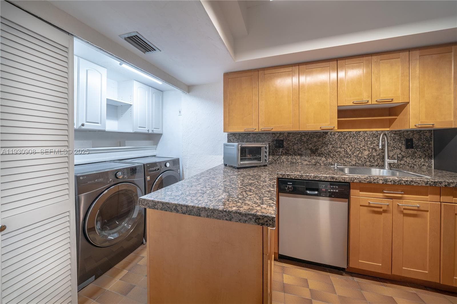 19212 NE 25th Ave # 283D, Miami, FL 33180 — zdjęcie 4