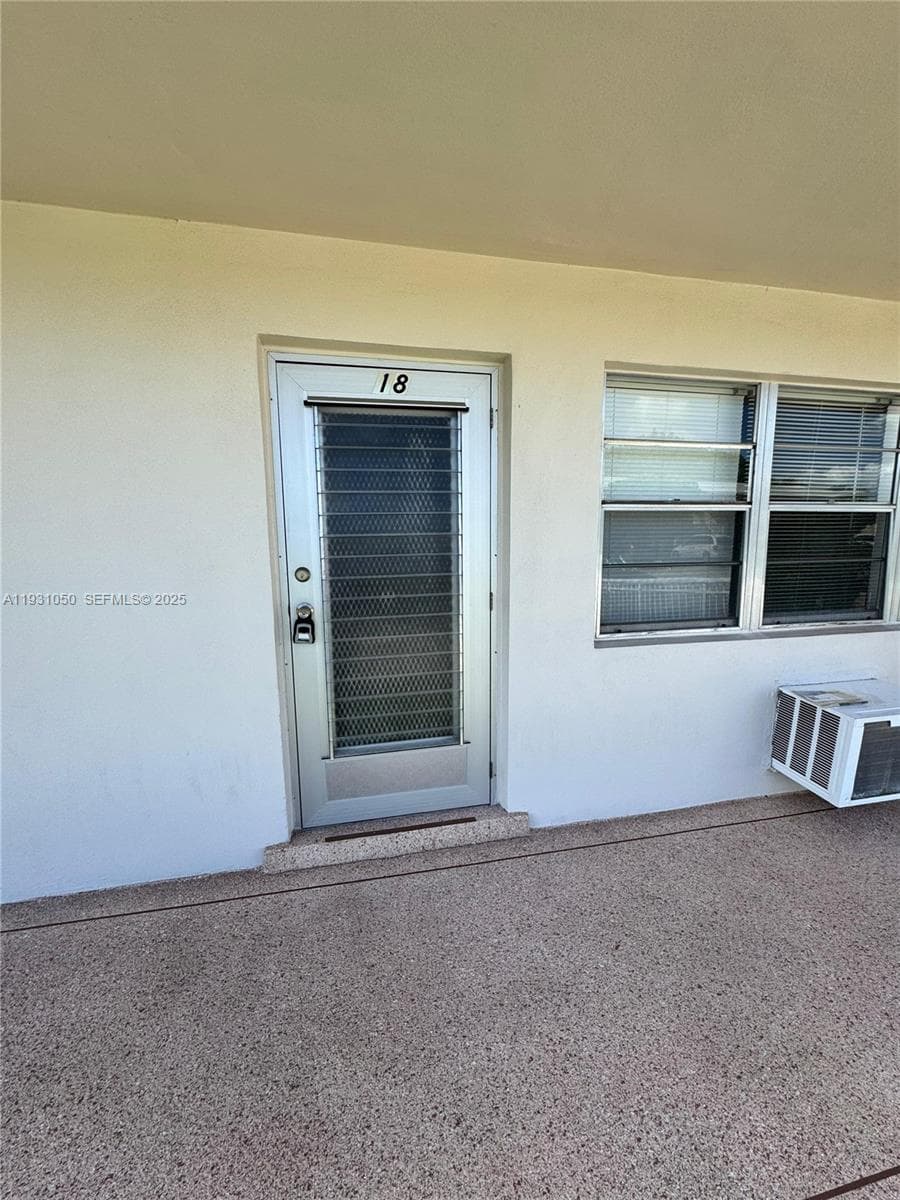 18 Hastings B # 18, West Palm Beach, FL 33417
