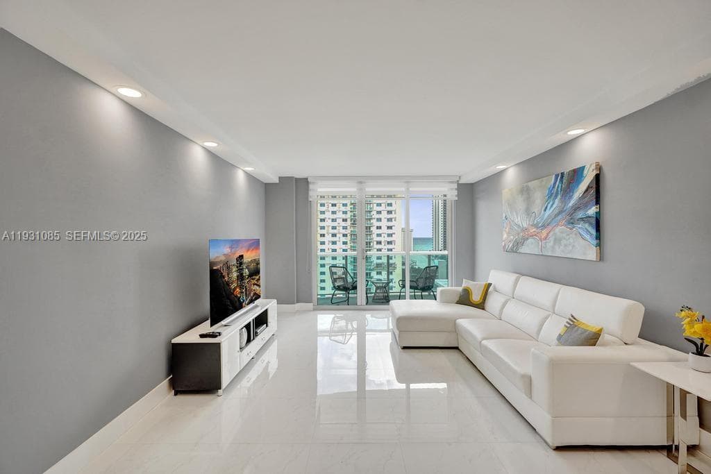 19380 Collins Ave # 1104, Sunny Isles Beach, FL 33160 — zdjęcie 2