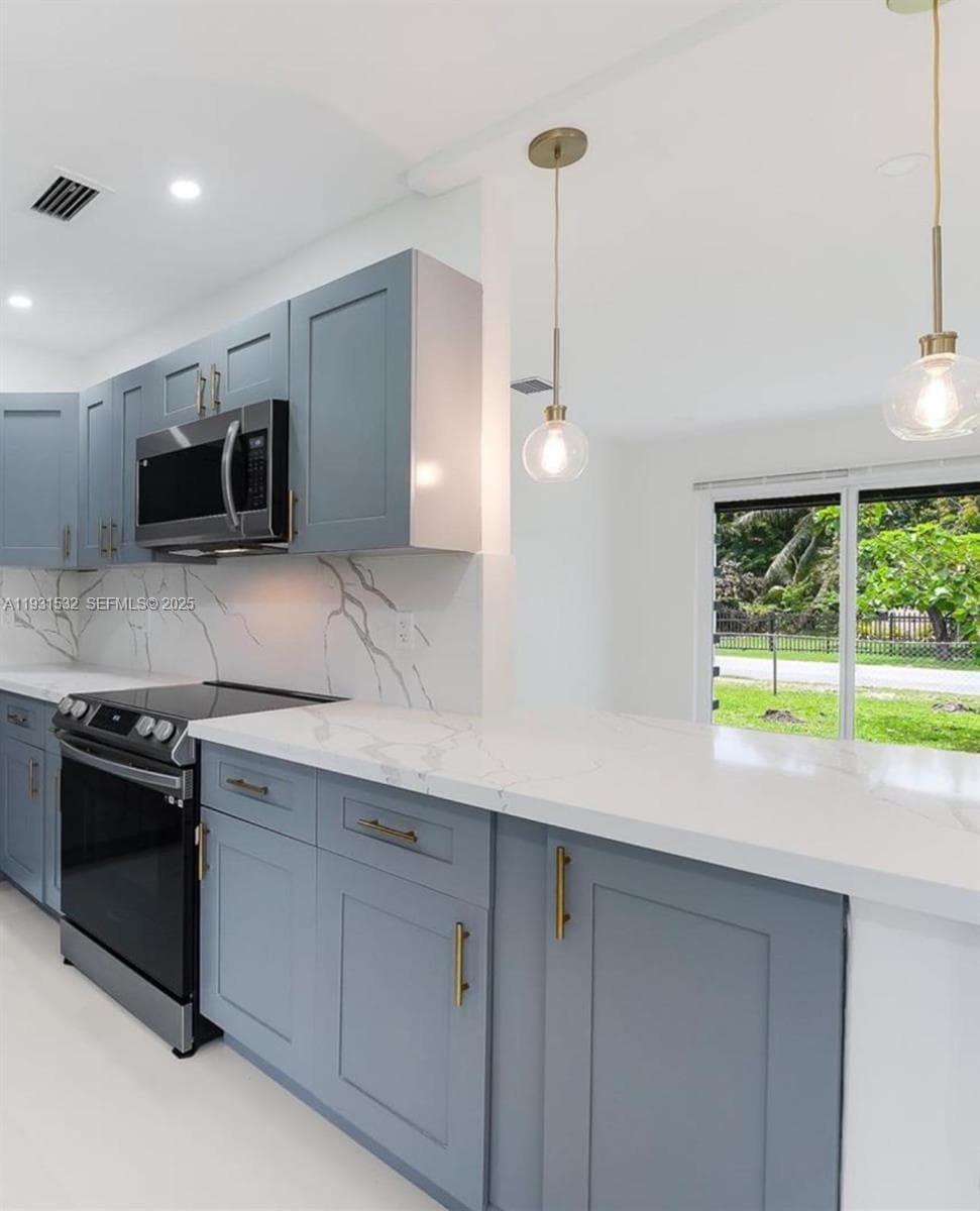 851 NW 146th St, Miami, FL 33168 — zdjęcie 2