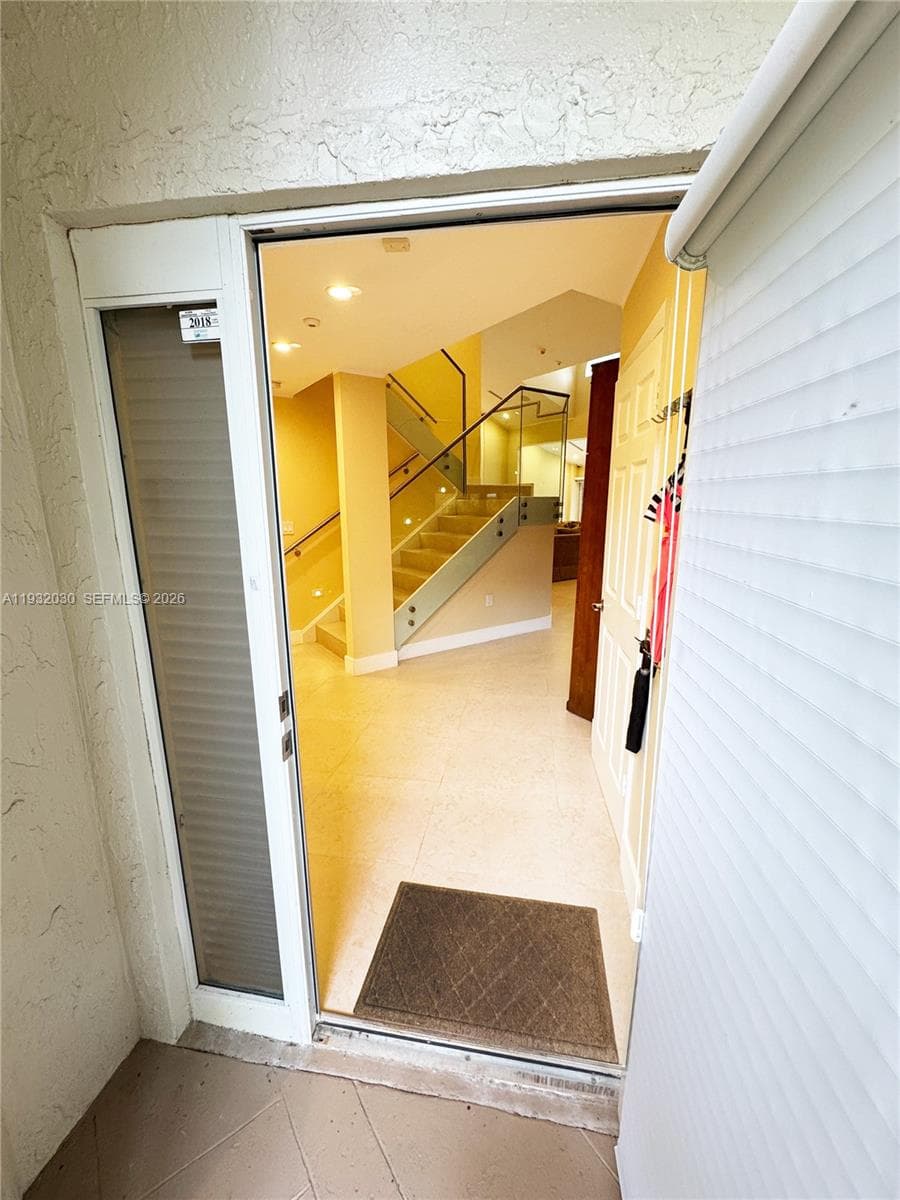 610 Misty Oaks Ln, Pompano Beach, FL 33069 — zdjęcie 2