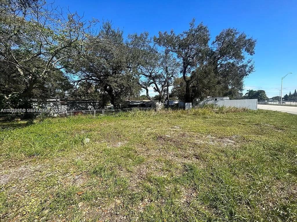 2451 NW 167th St, Miami Gardens, FL 33056 — zdjęcie 3