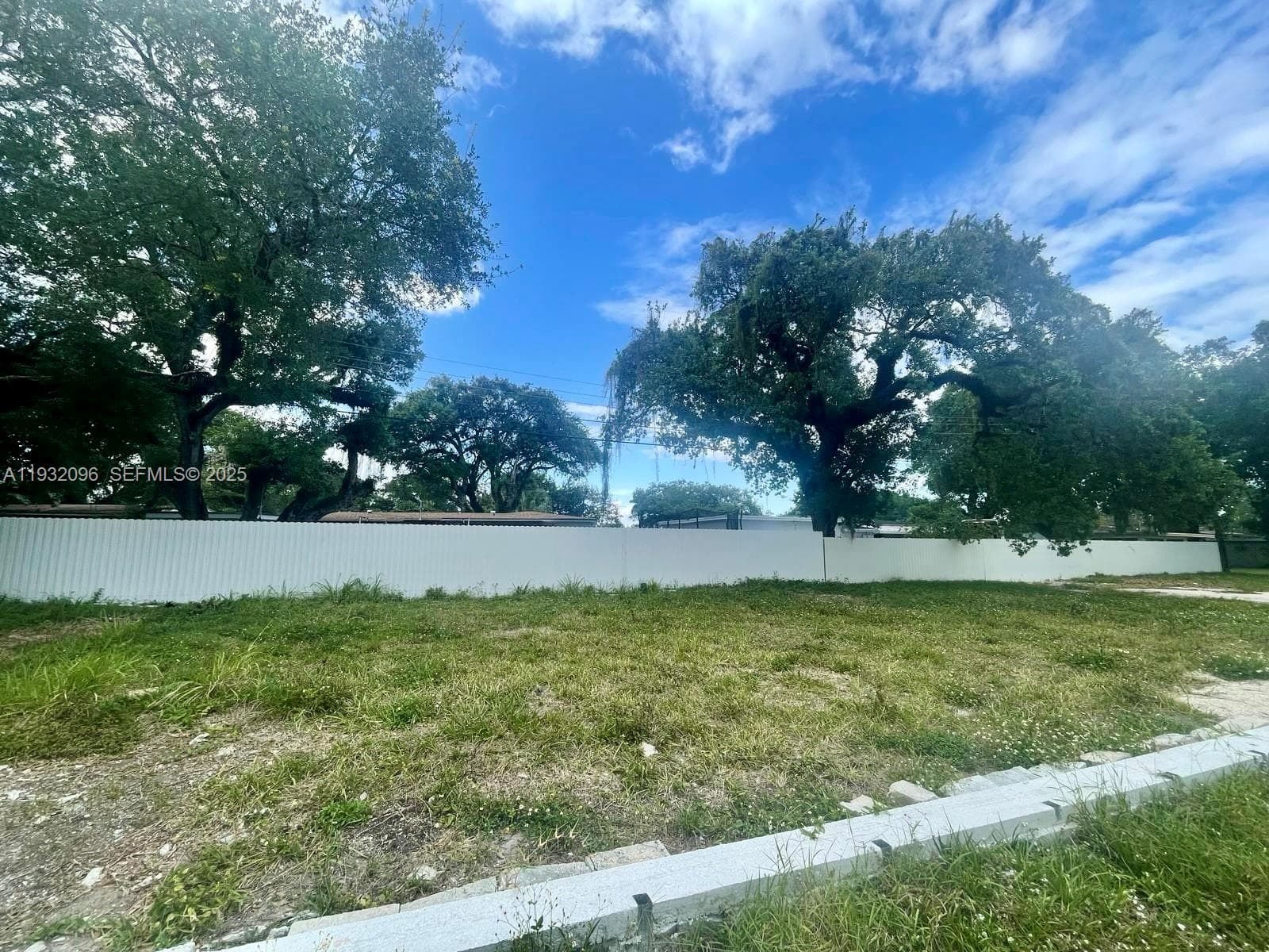 2451 NW 167th St, Miami Gardens, FL 33056 — zdjęcie 5
