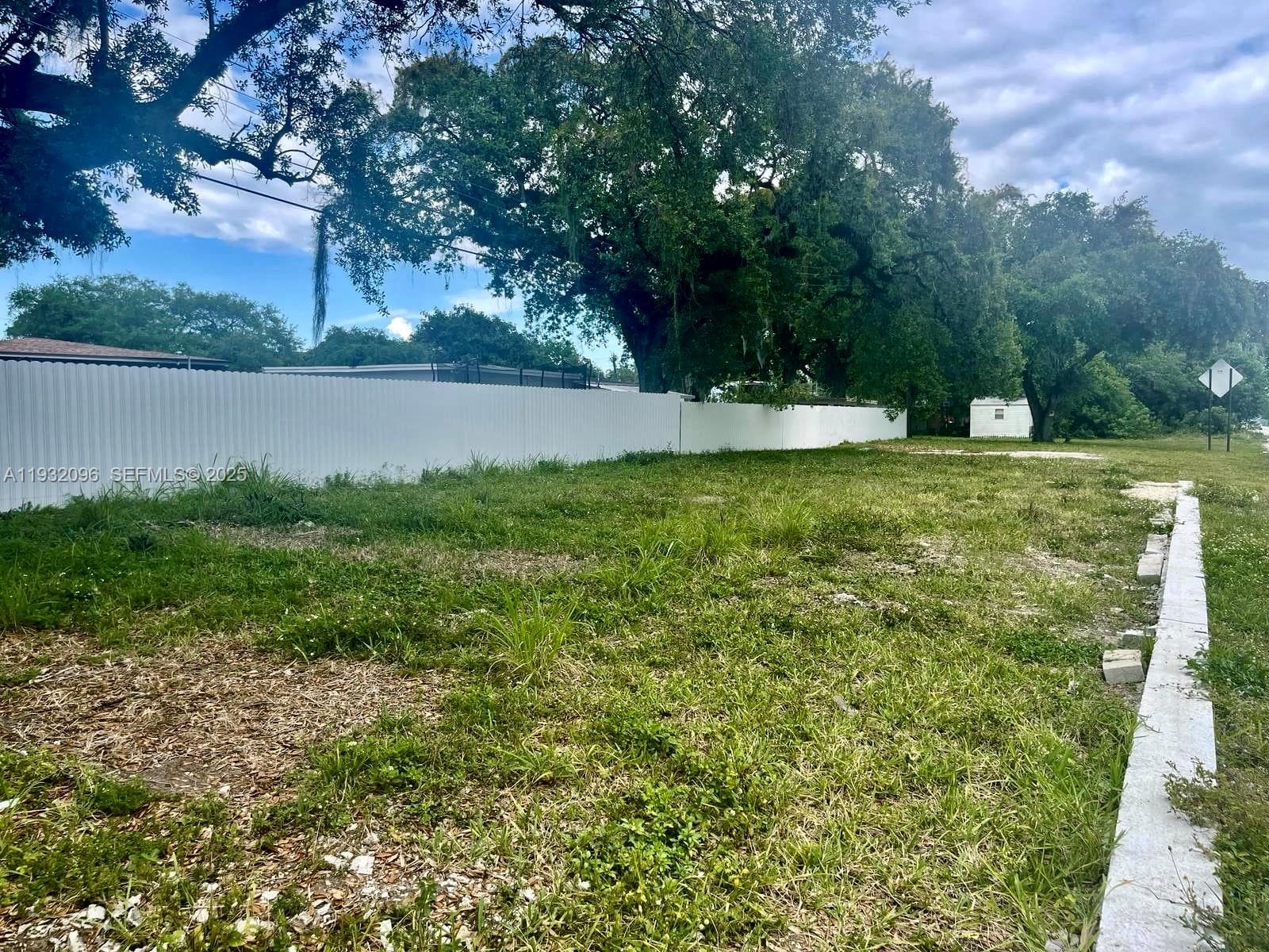 2451 NW 167th St, Miami Gardens, FL 33056 — zdjęcie 4