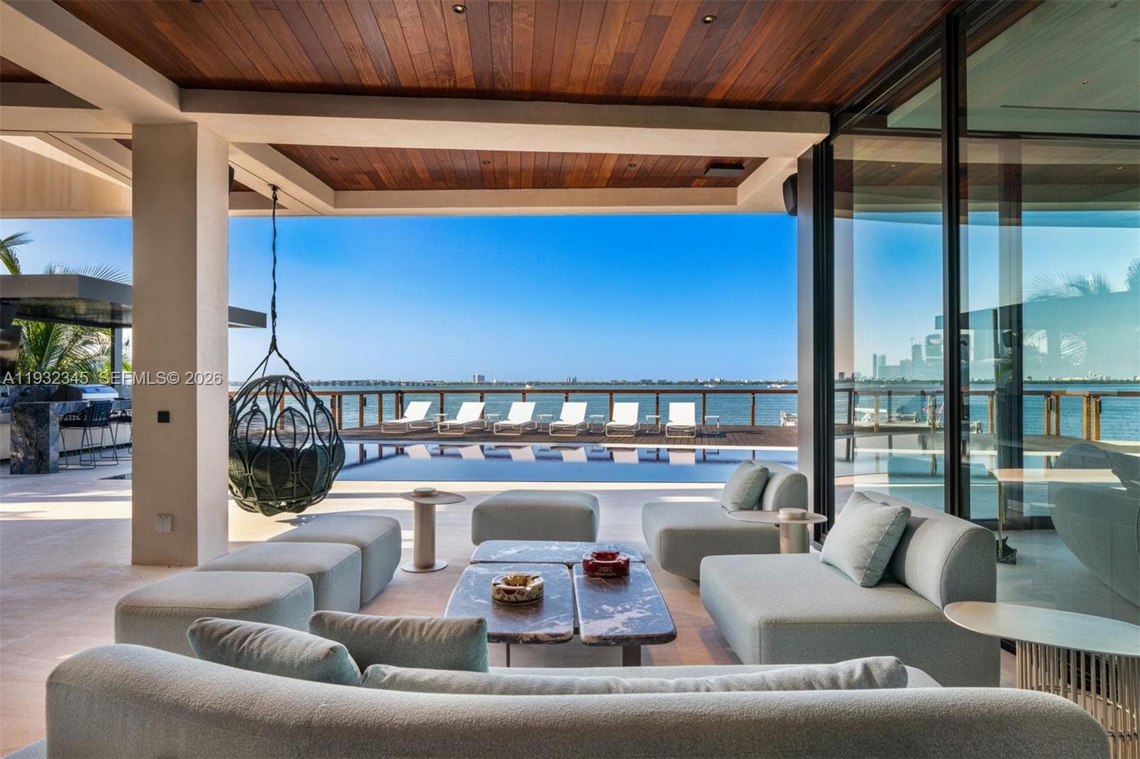 1413 N Venetian Way, Miami, FL 33139 — zdjęcie 4