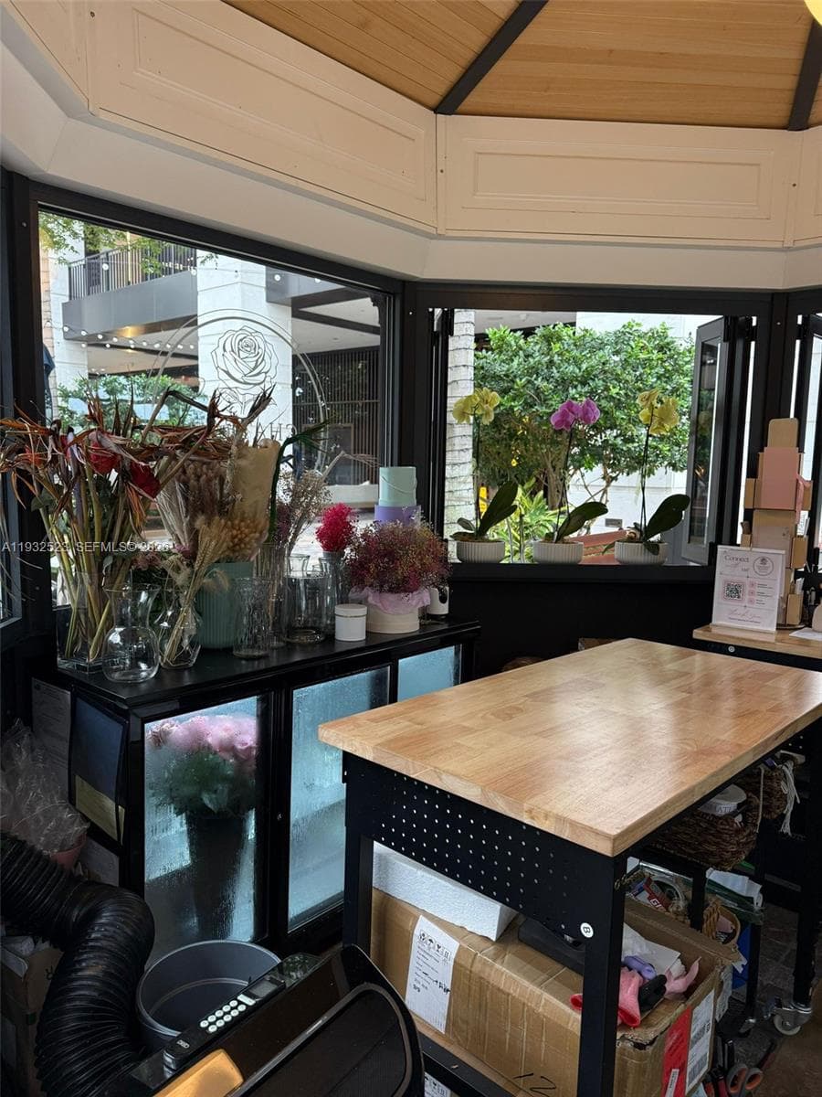 3011 Ponce de Leon Blvd, Coral Gables, FL 33134 — zdjęcie 2