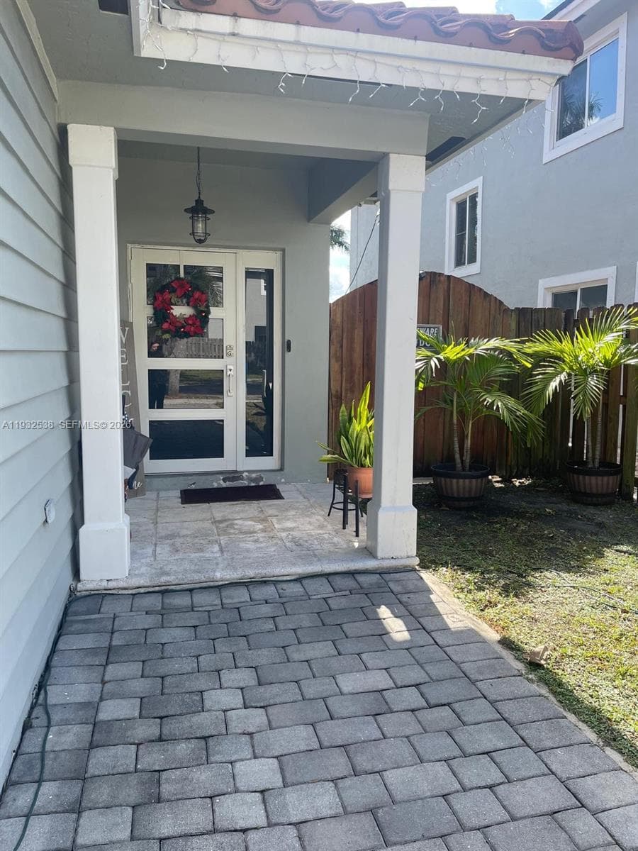 3134 NE 3rd Dr, Homestead, FL 33033 — zdjęcie 3