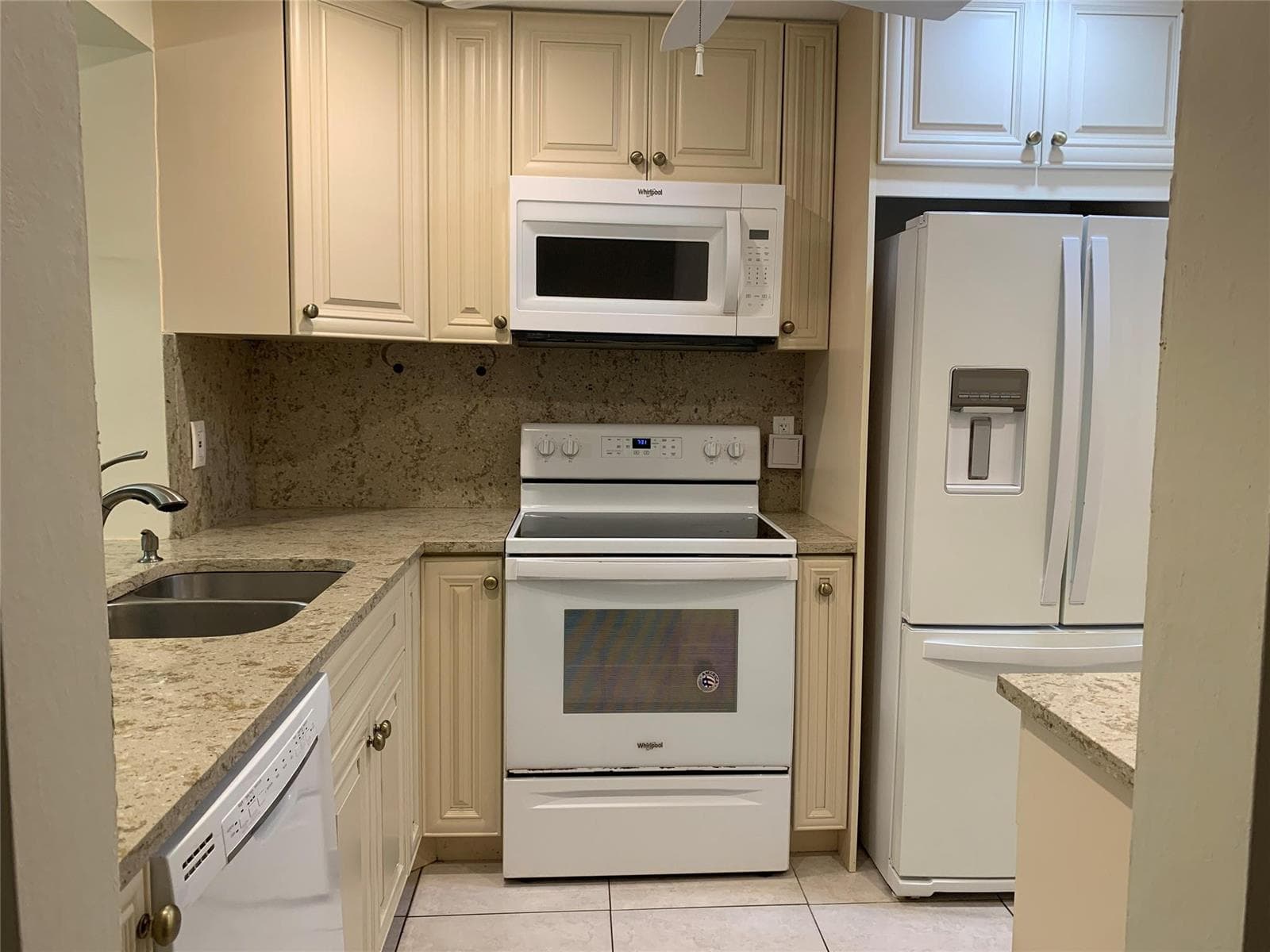 9460 Poinciana Place # 203, Davie, FL 33324 — zdjęcie 4