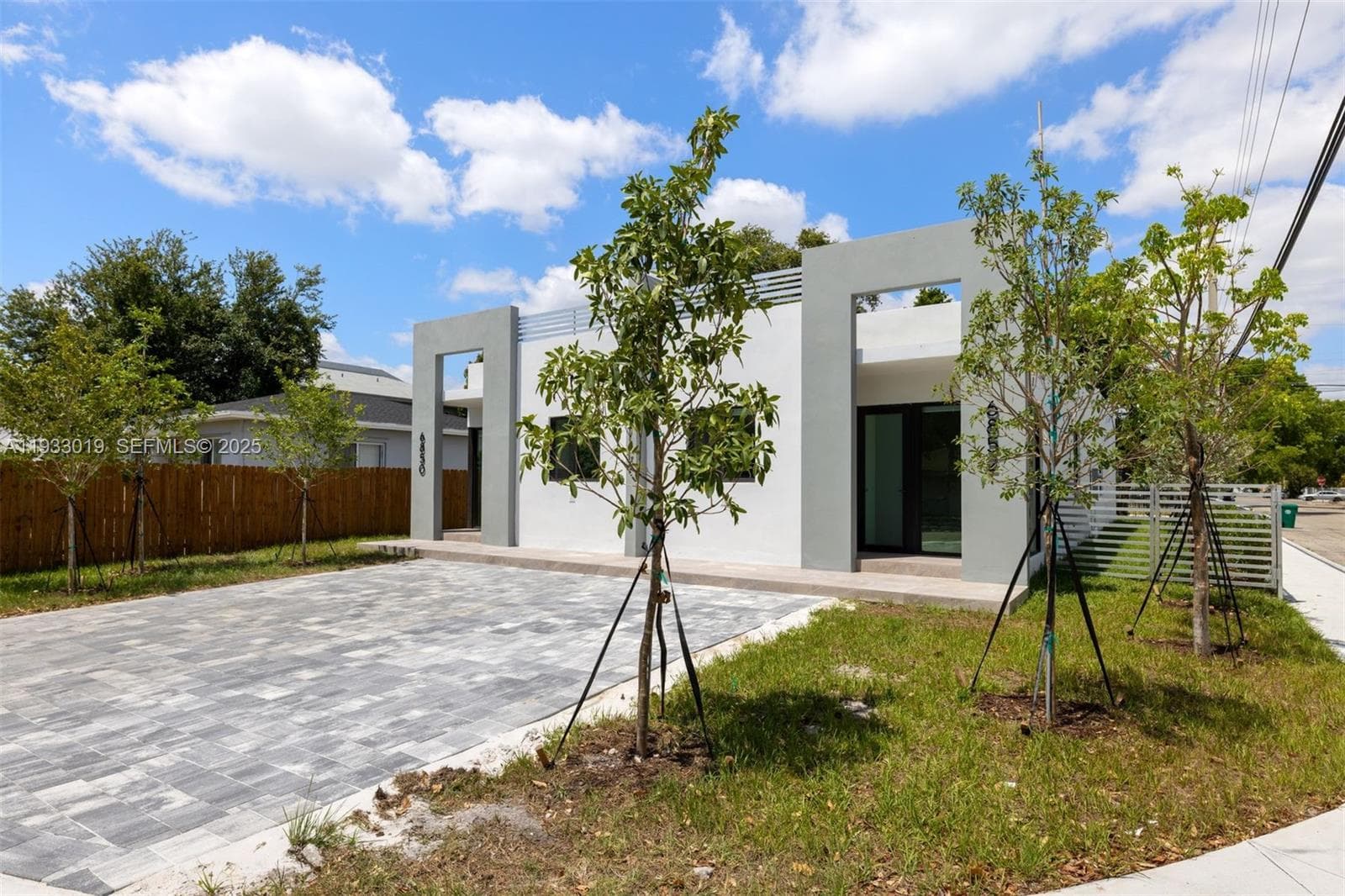 6852-6850 NW 4th AVE, Miami, FL 33150 — zdjęcie 2
