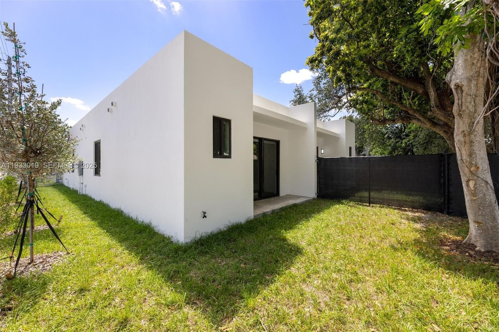 6852-6850 NW 4th AVE, Miami, FL 33150 — zdjęcie 3