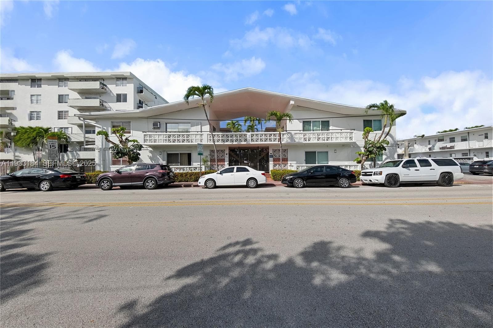 8040 Tatum Waterway Dr # 11, Miami Beach, FL 33141