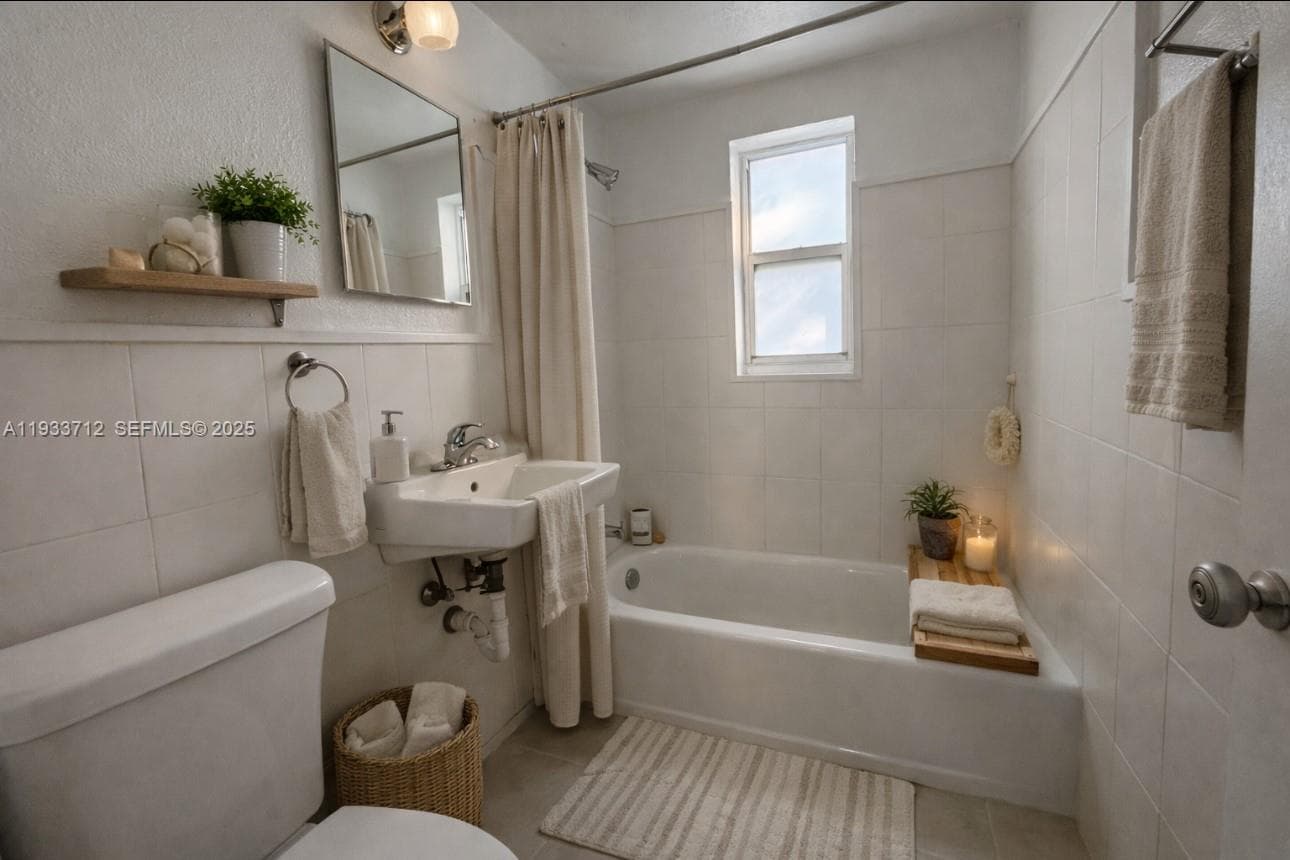 251 Hibiscus Dr # 4, Miami Springs, FL 33166 — zdjęcie 2
