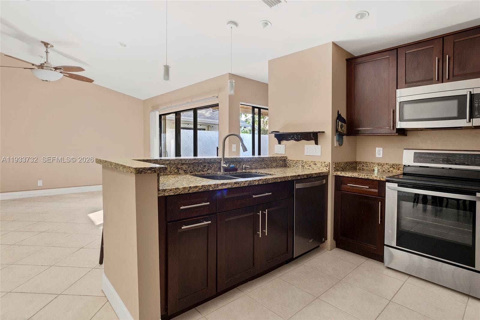 3074 S Oakland Forest Dr # 702, Oakland Park, FL 33309