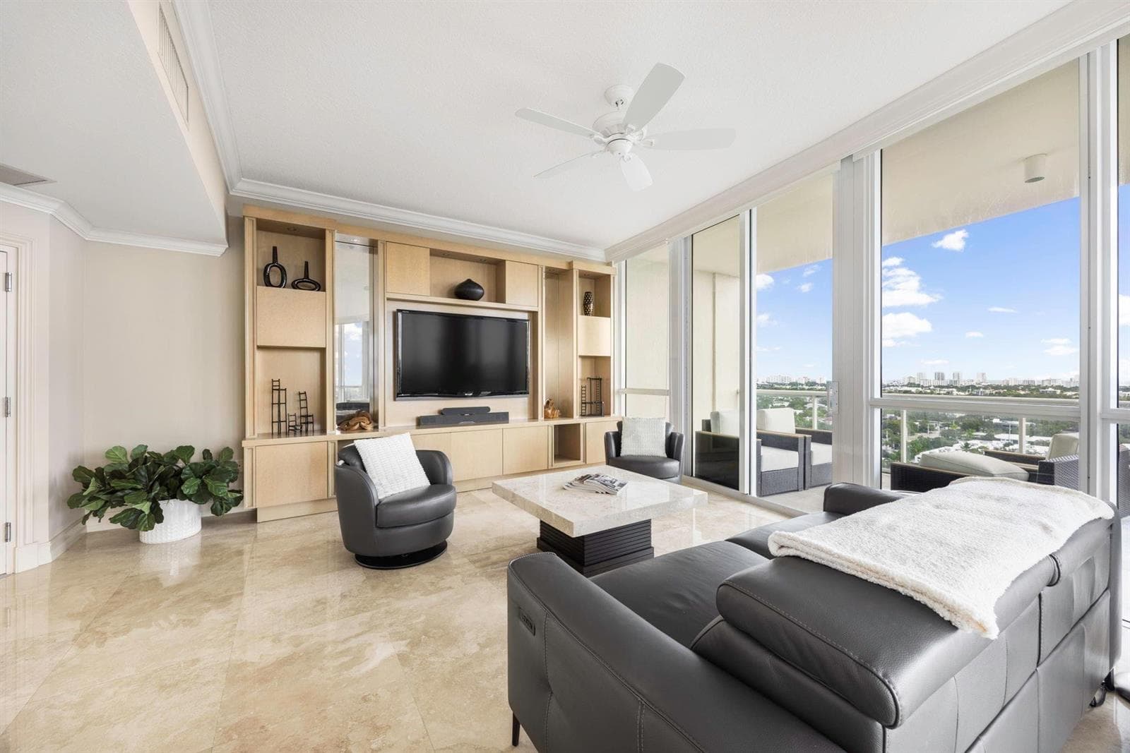 111 SE 8th Avenue # Ph-1701, Fort Lauderdale, FL 33301 — zdjęcie 3