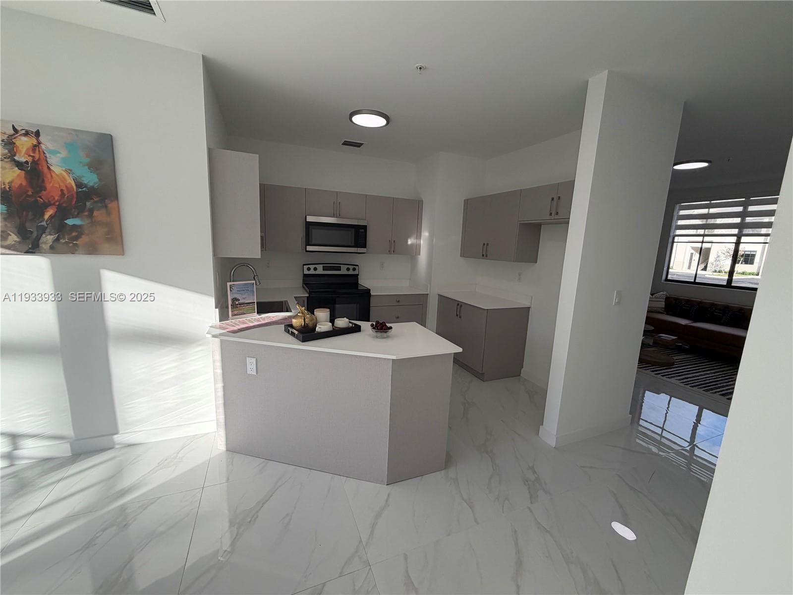 2308 E 4th ave # 208, Hialeah, FL 33013 — zdjęcie 3