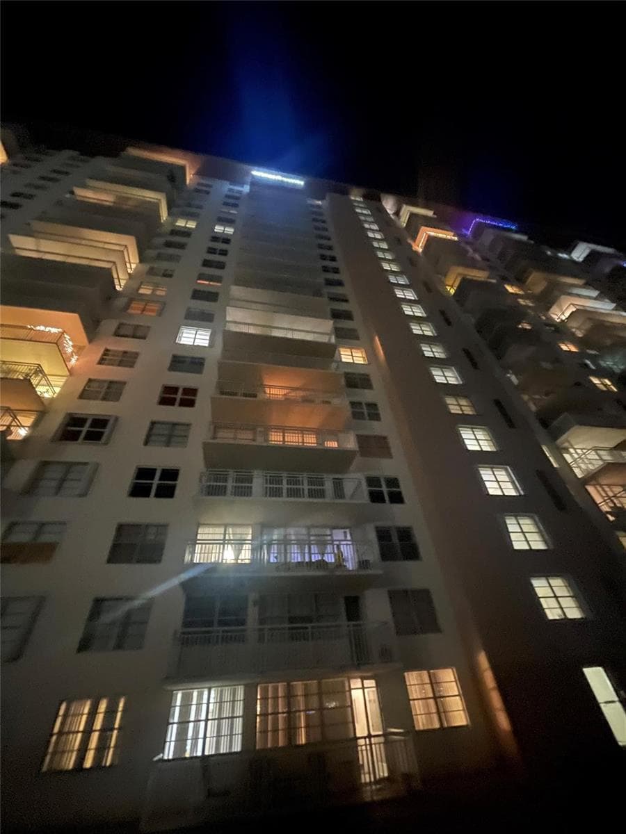 251 174th Street # 220, Sunny Isles Beach, FL 33160 — zdjęcie 2