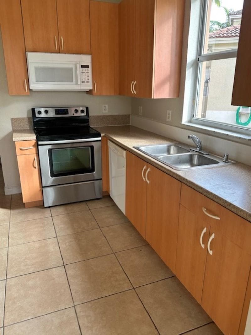 1008 NE 39th Avenue, Homestead, FL 33033 — zdjęcie 3