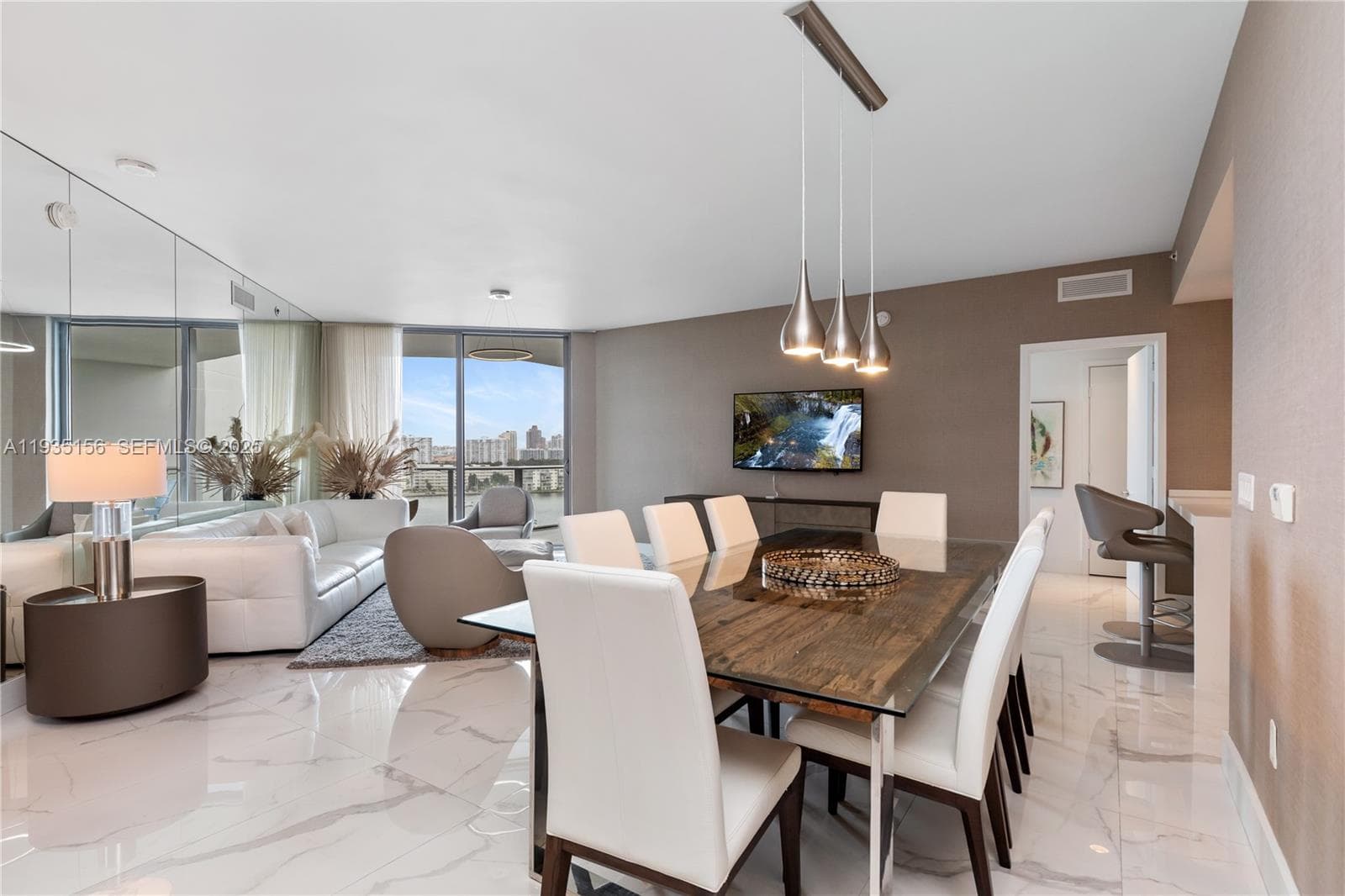 17301 Biscayne Blvd # 908, North Miami Beach, FL 33160 — zdjęcie 2