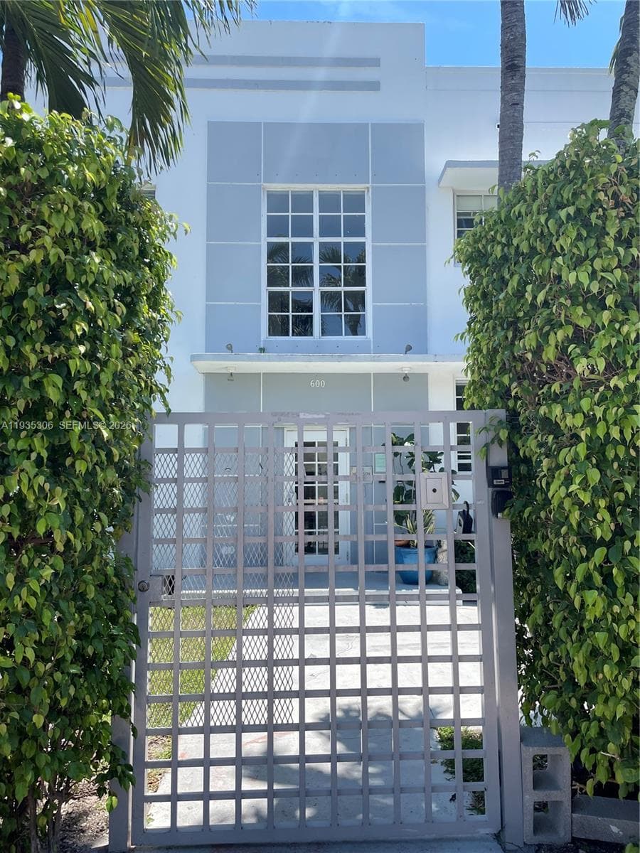 600 15th St # 10, Miami Beach, FL 33139