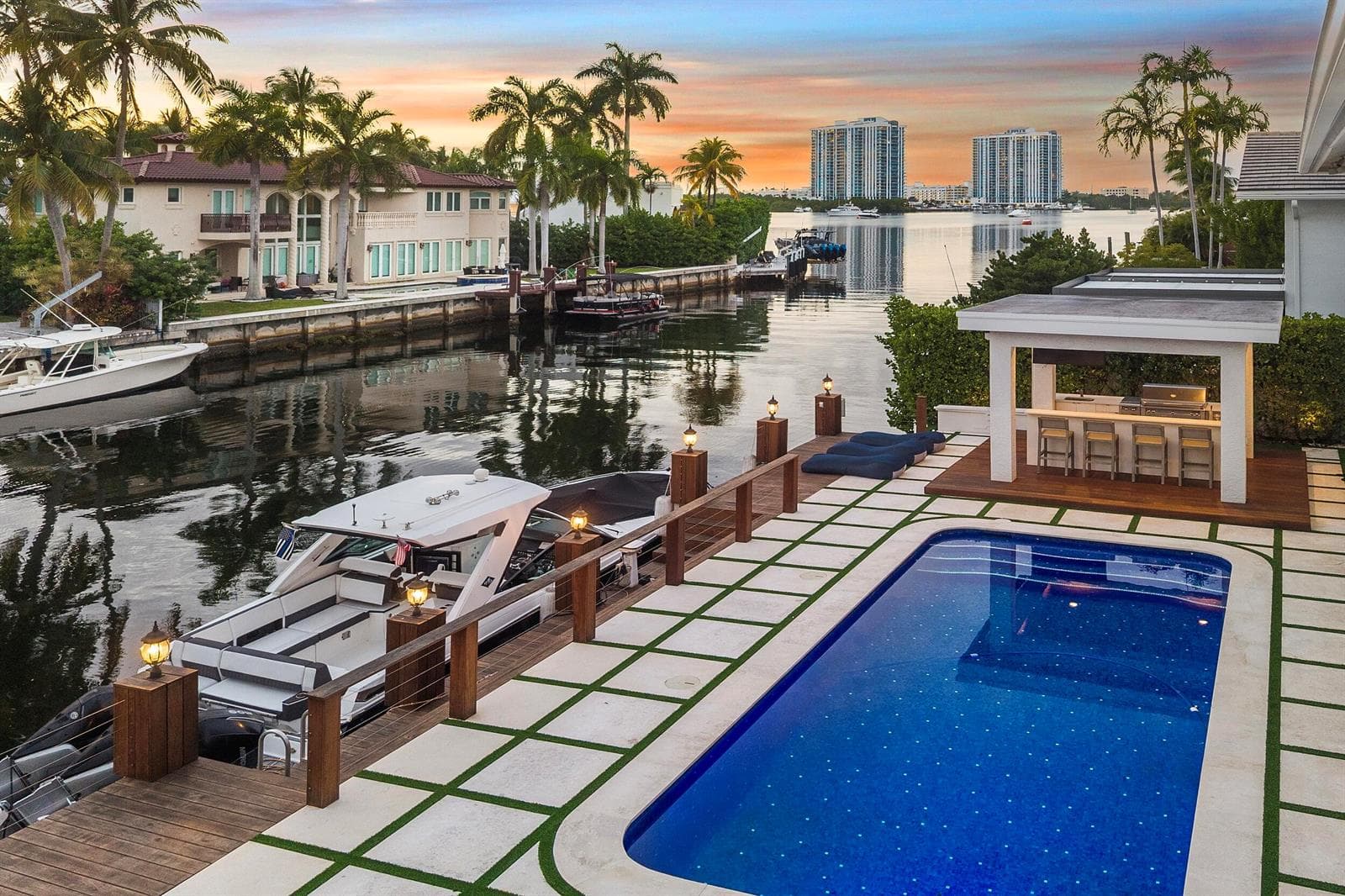 16430 NE 30th Avenue, North Miami Beach, FL 33160 — zdjęcie 4