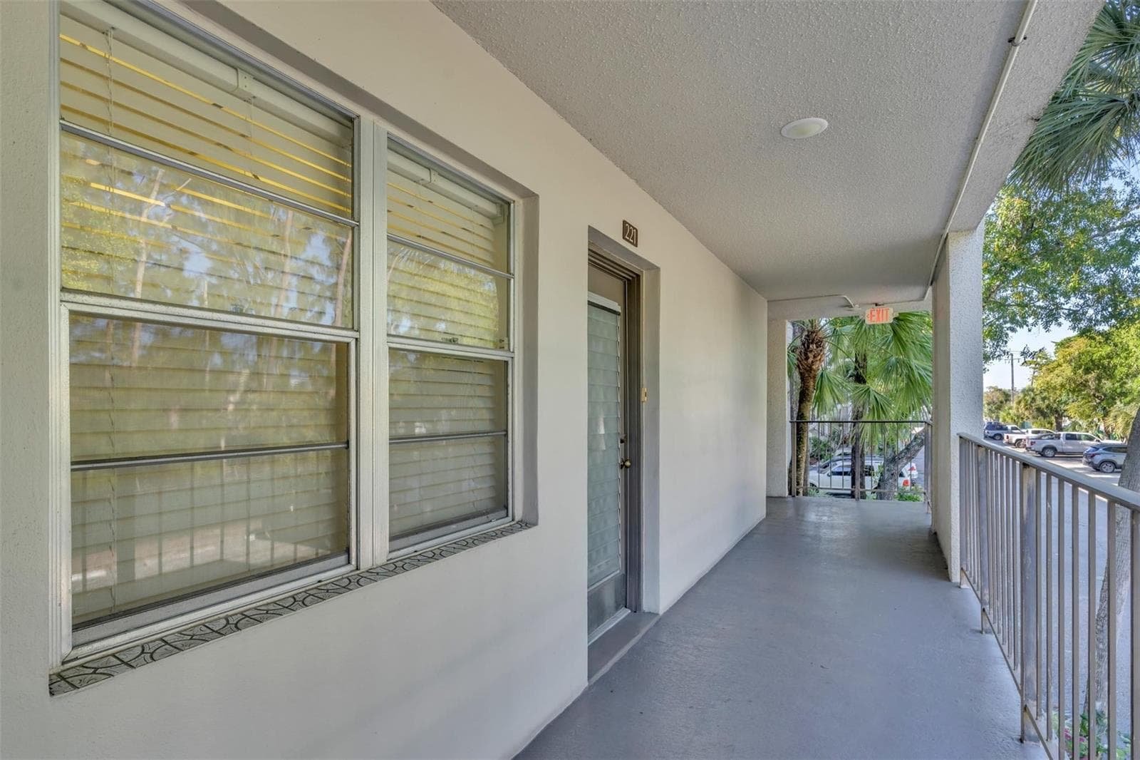 4850 NW 29th Court # 221, Lauderdale Lakes, FL 33313 — zdjęcie 3