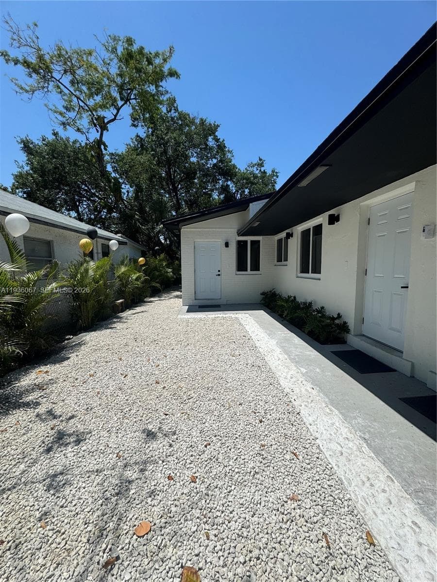 111 NW 7th Ave, Dania Beach, FL 33004 — zdjęcie 4