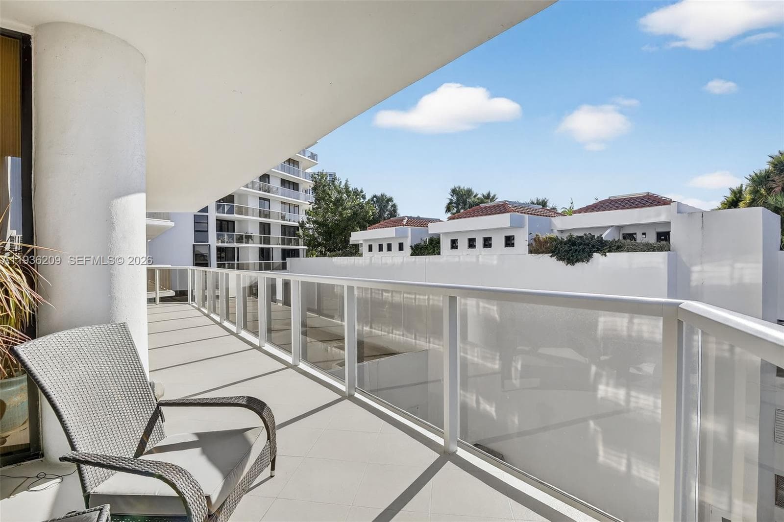 20281 E Country Club Dr # 201, Aventura, FL 33180 — zdjęcie 5