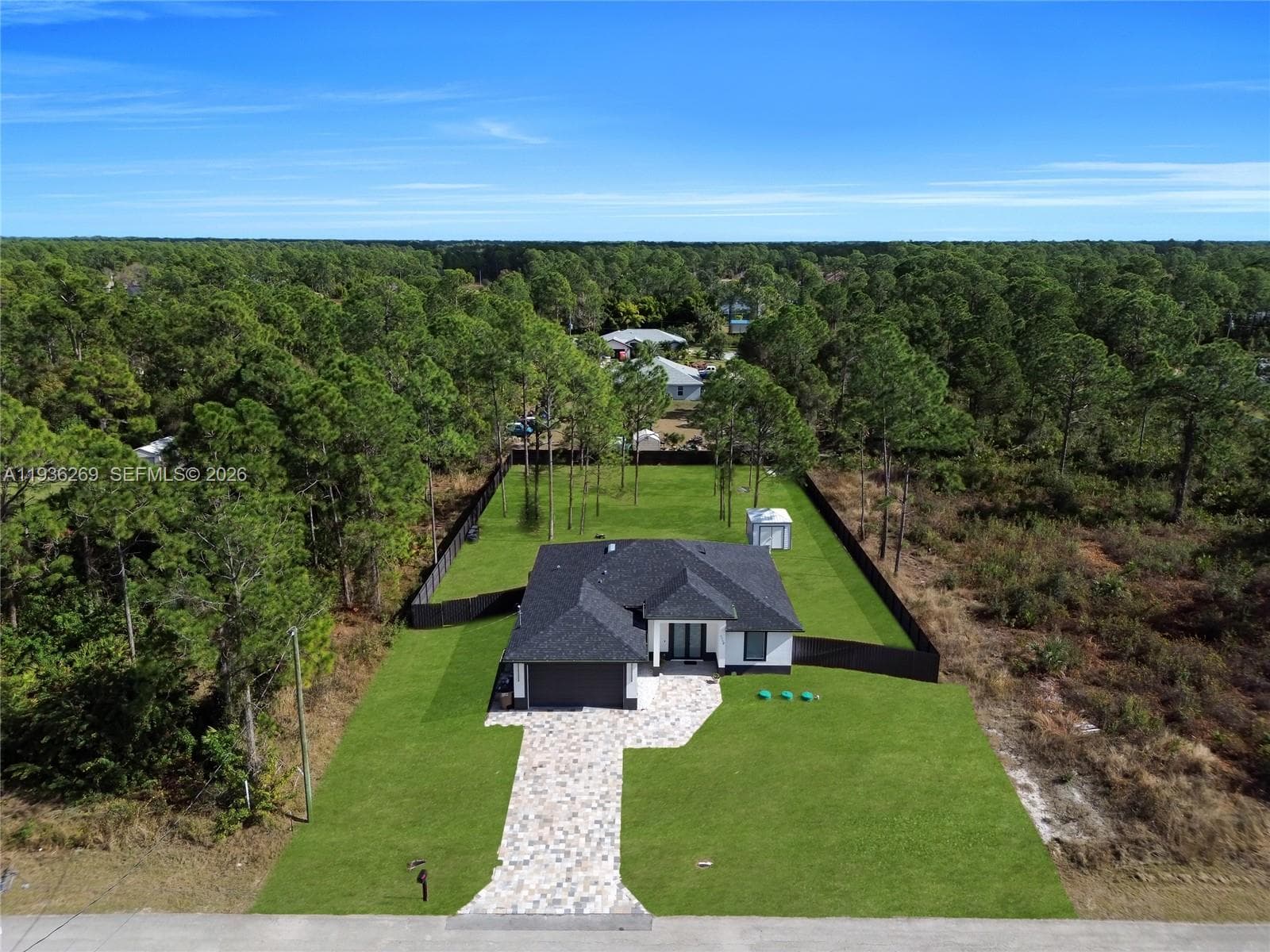 1112 Clark Ave, Lehigh Acres, FL 33972 — zdjęcie 3