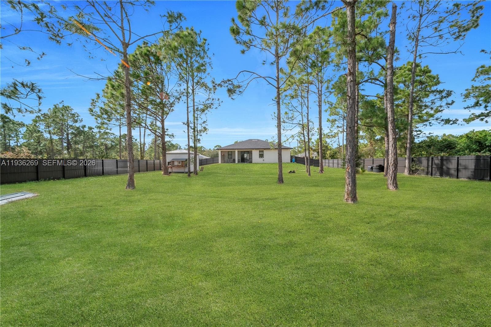 1112 Clark Ave, Lehigh Acres, FL 33972 — zdjęcie 4