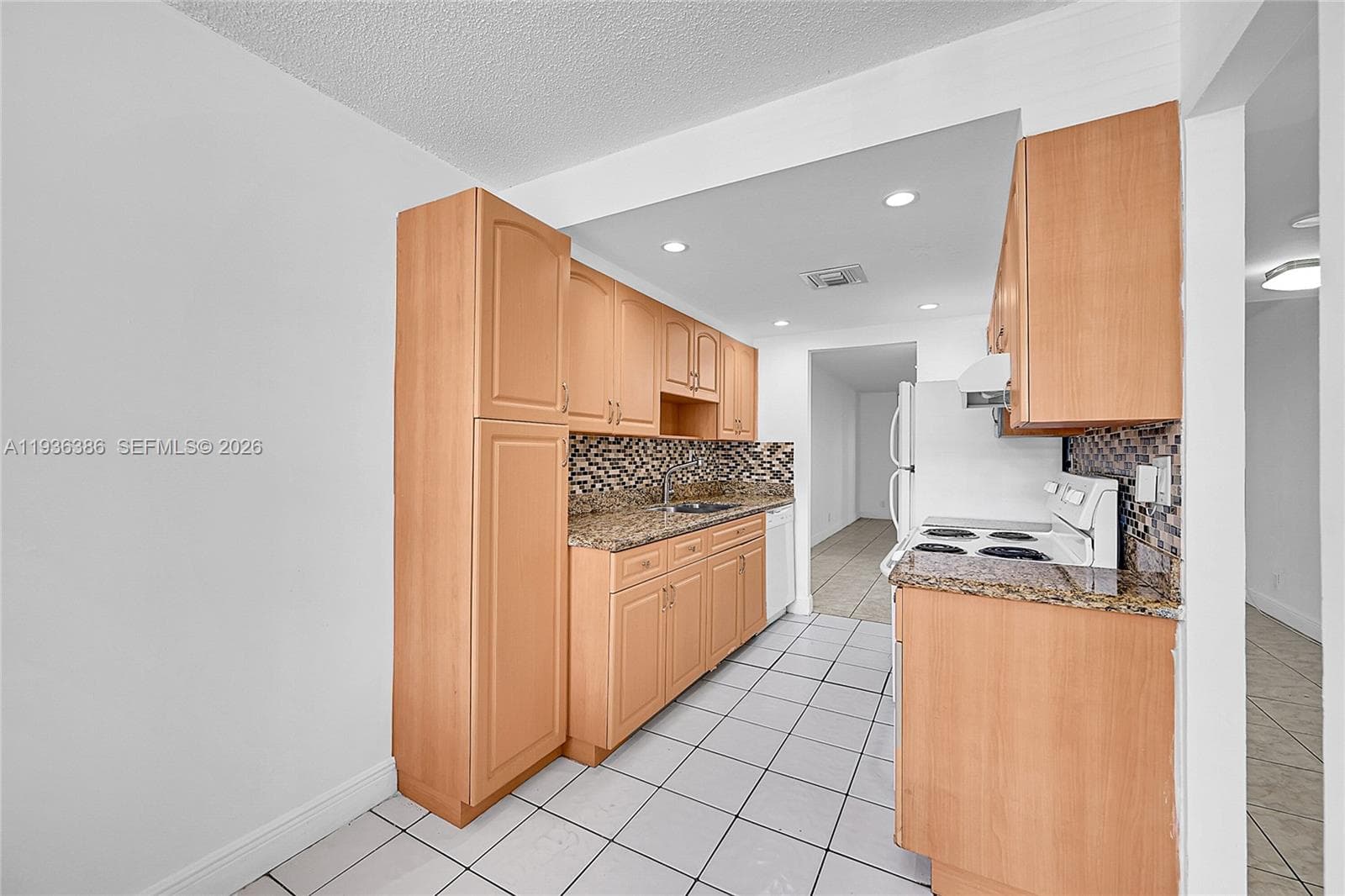 4850 NW 29th Ct # 125, Lauderdale Lakes, FL 33313 — zdjęcie 4