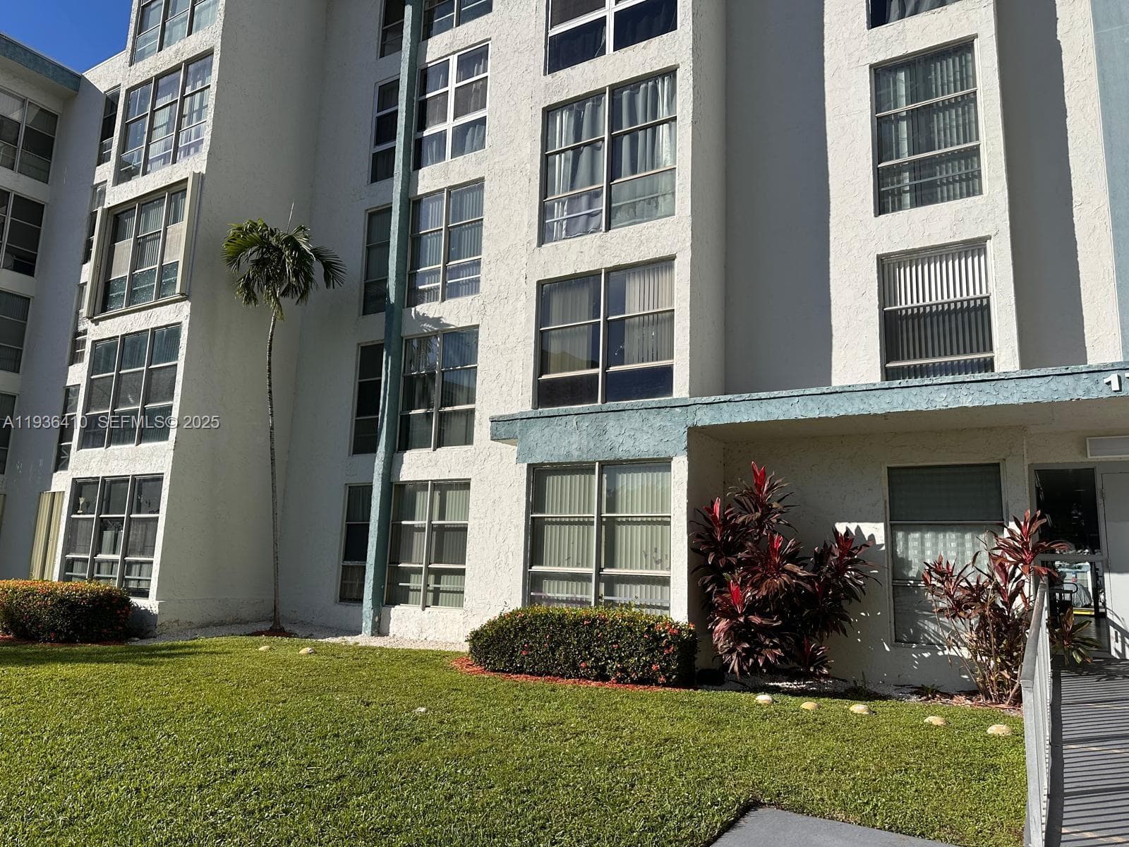 17560 Atlantic Blvd # 109, Sunny Isles Beach, FL 33160 — zdjęcie 2