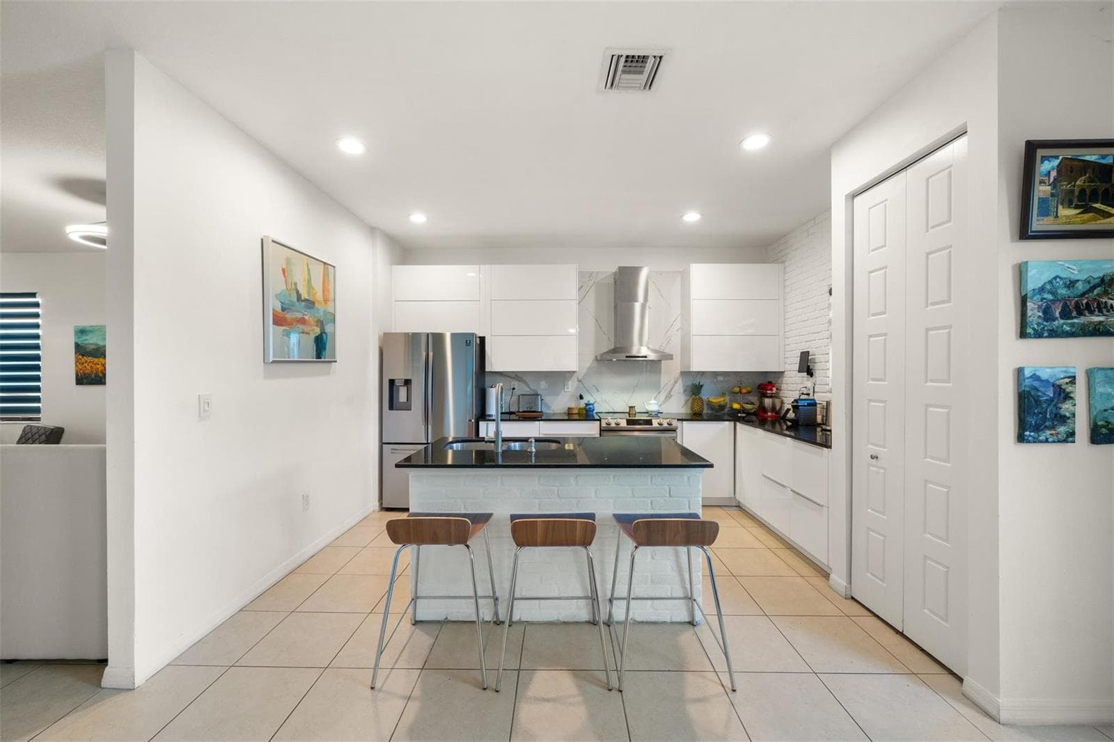 631 NE 191st Terrace, Miami, FL 33179 — zdjęcie 4