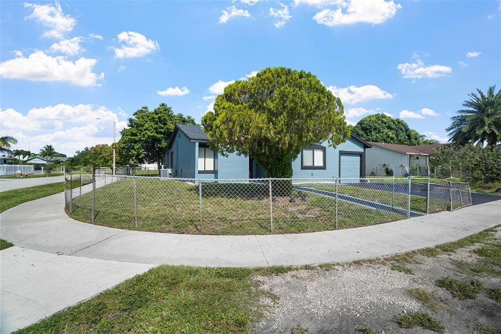 20239 NW 33rd Court, Miami Gardens, FL 33056 — zdjęcie 2