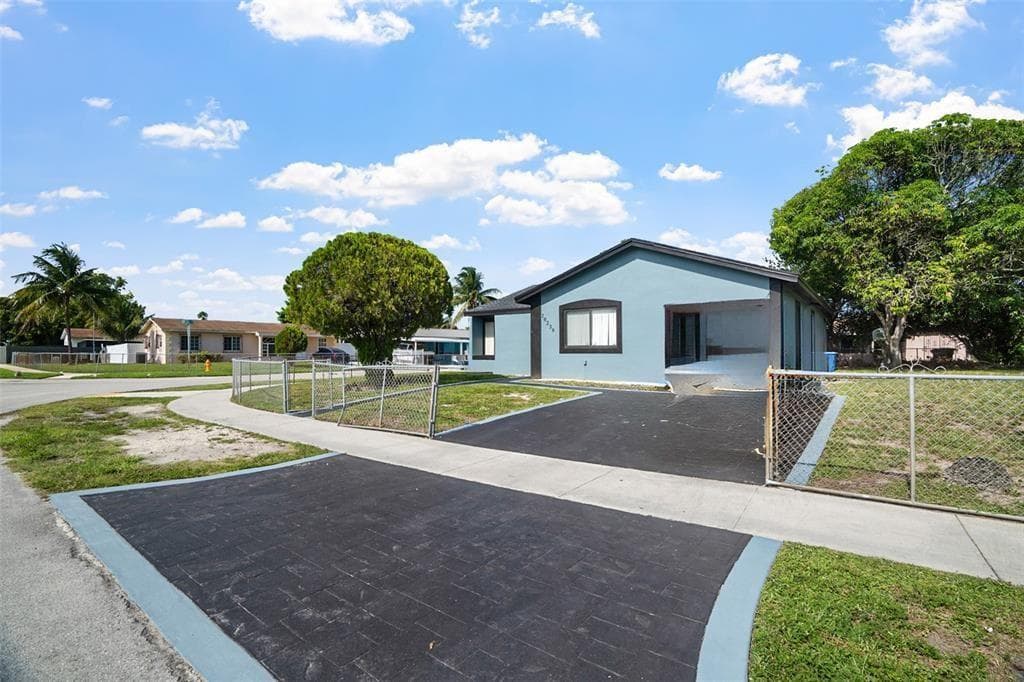 20239 NW 33rd Court, Miami Gardens, FL 33056 — zdjęcie 3