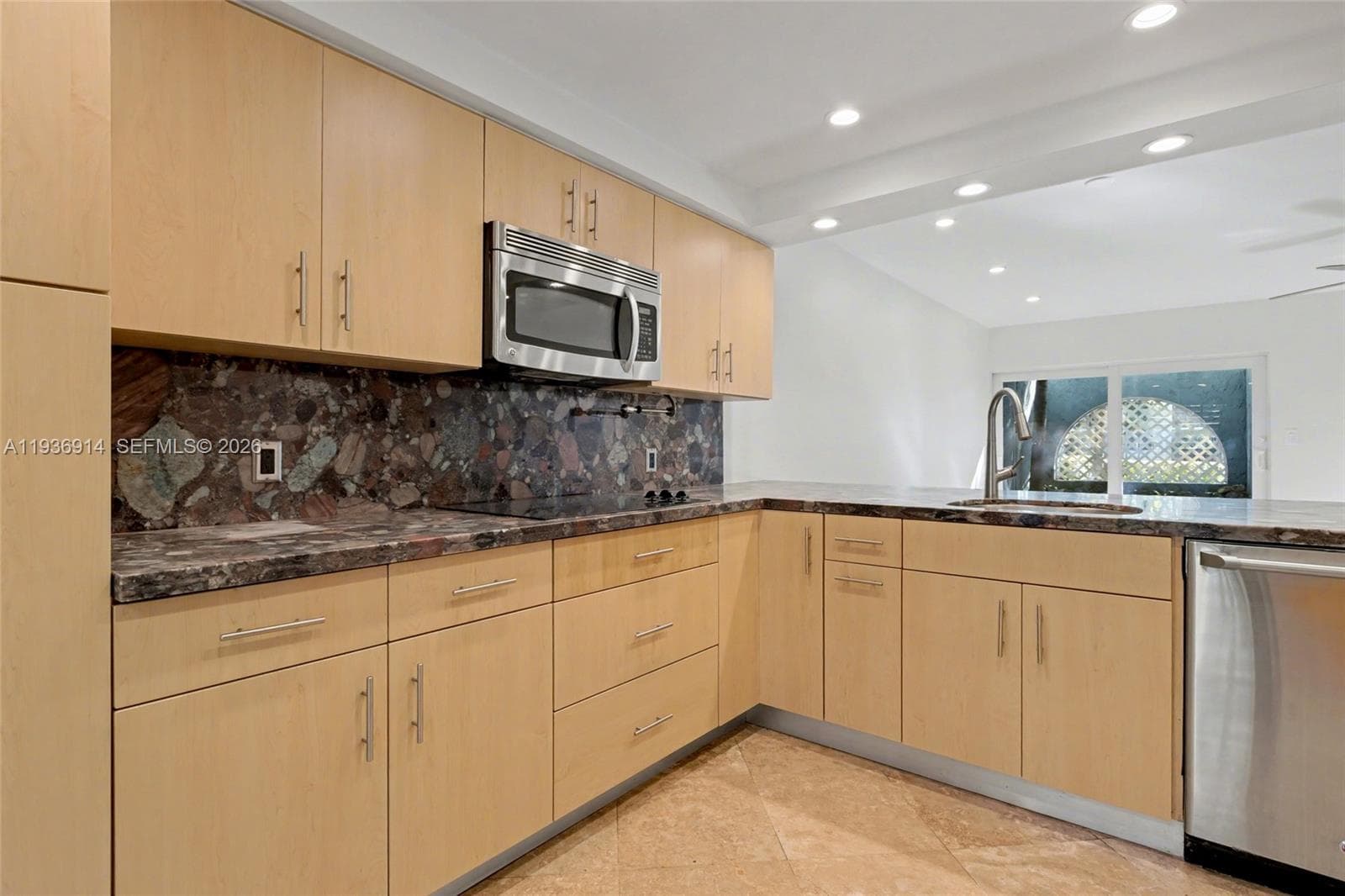 523 NE 38th St # 6, Miami, FL 33137 — zdjęcie 5