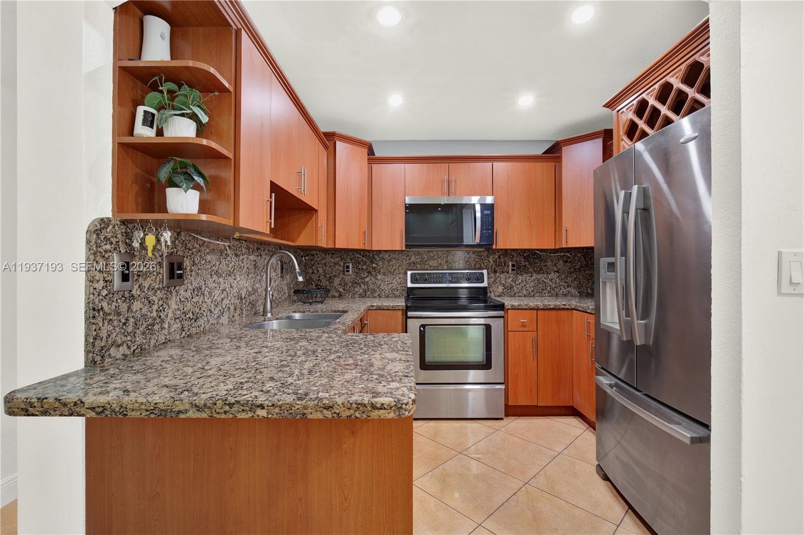 5665 W 20th Ave # 415, Hialeah, FL 33012 — zdjęcie 3
