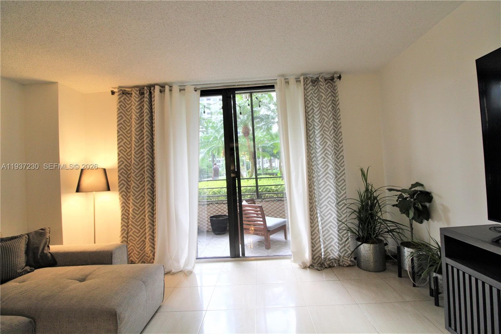 2500 Parkview Dr # 315, Hallandale Beach, FL 33009 — zdjęcie 2