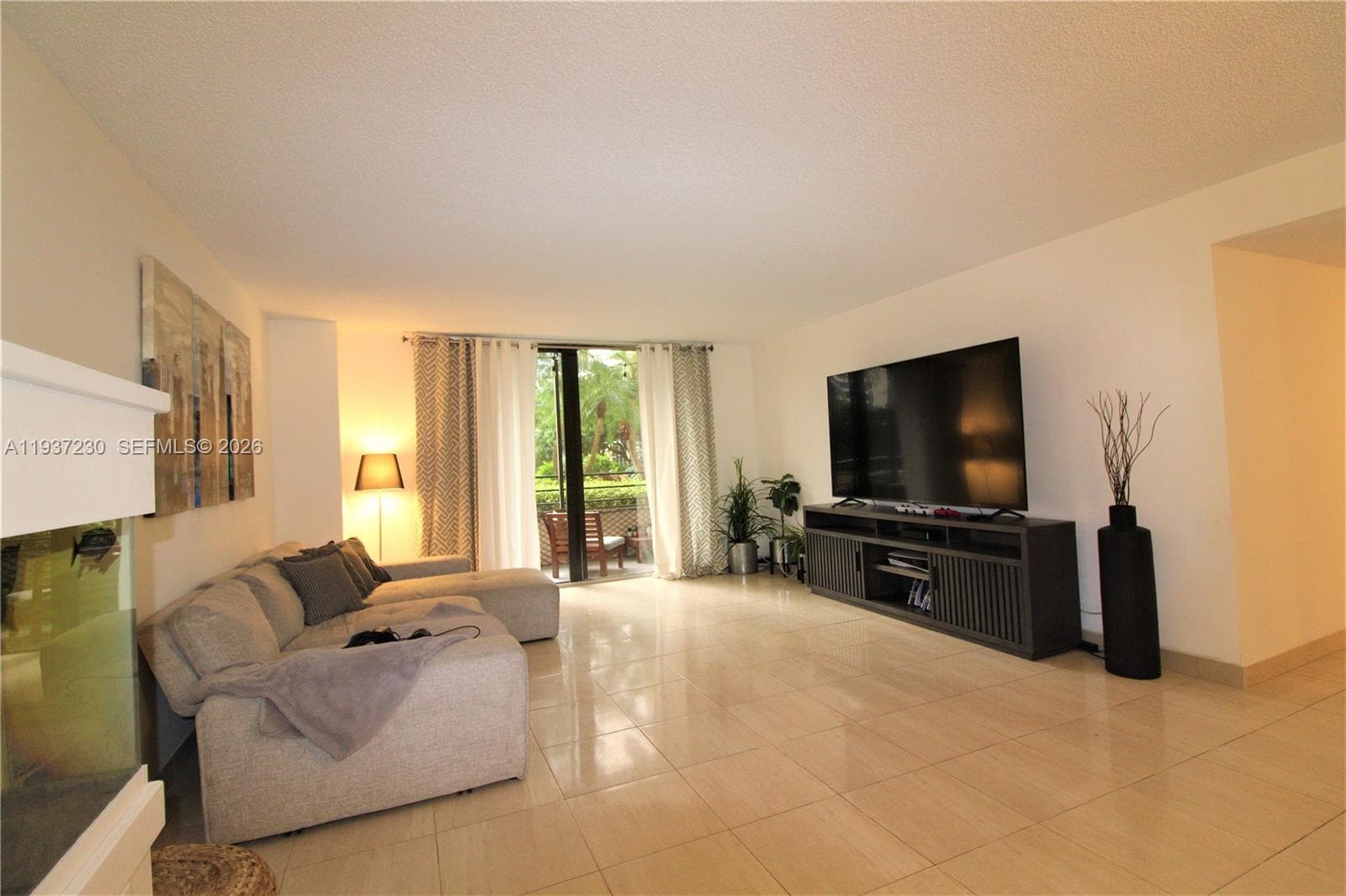 2500 Parkview Dr # 315, Hallandale Beach, FL 33009 — zdjęcie 3